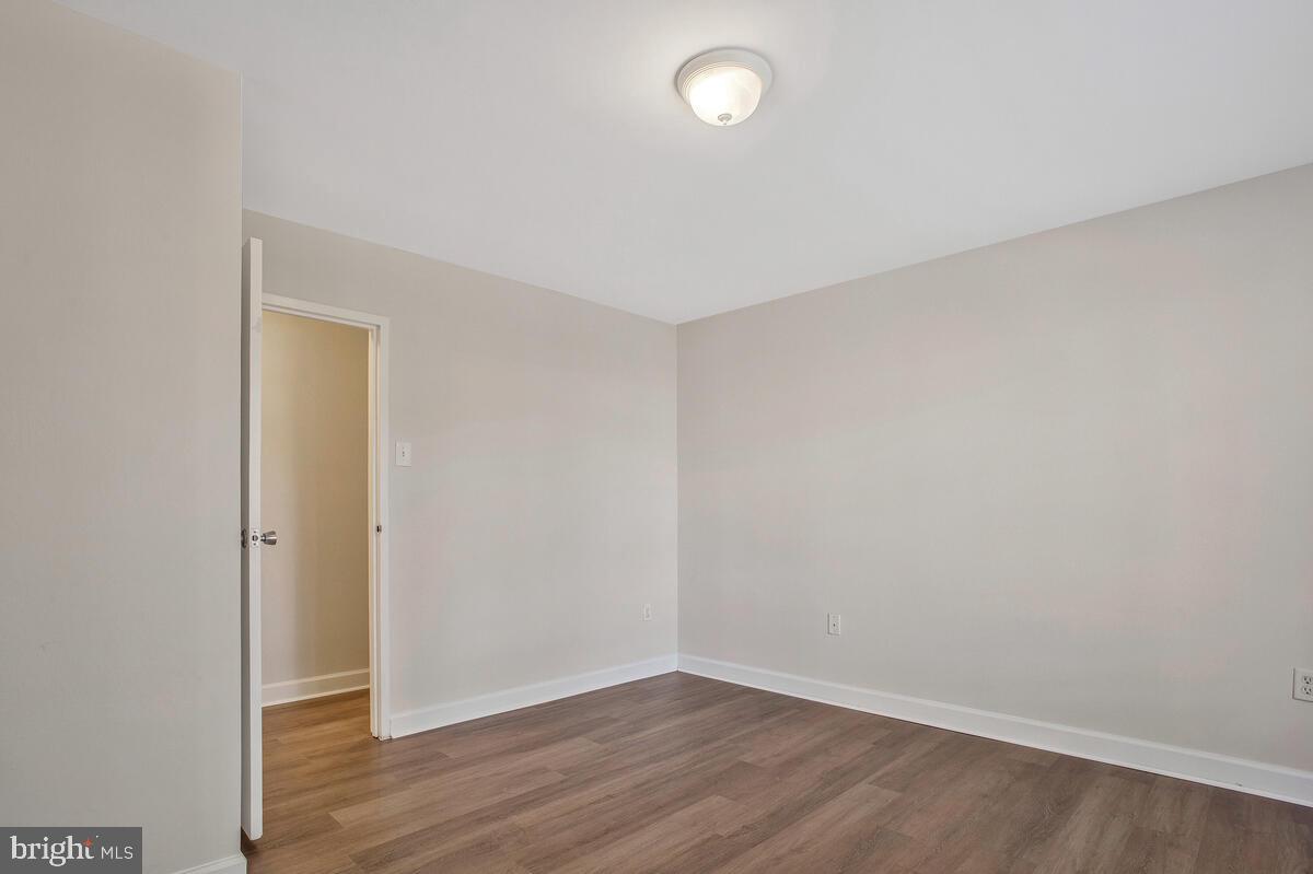 RIVA COMMONS - Residential Lease