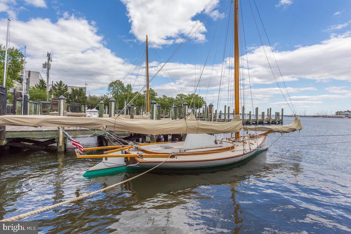 RIVA COMMONS - Residential Lease