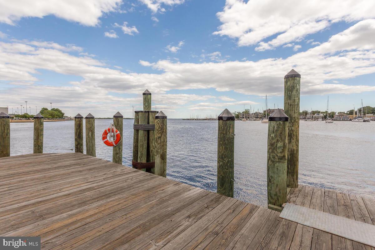 RIVA COMMONS - Residential Lease