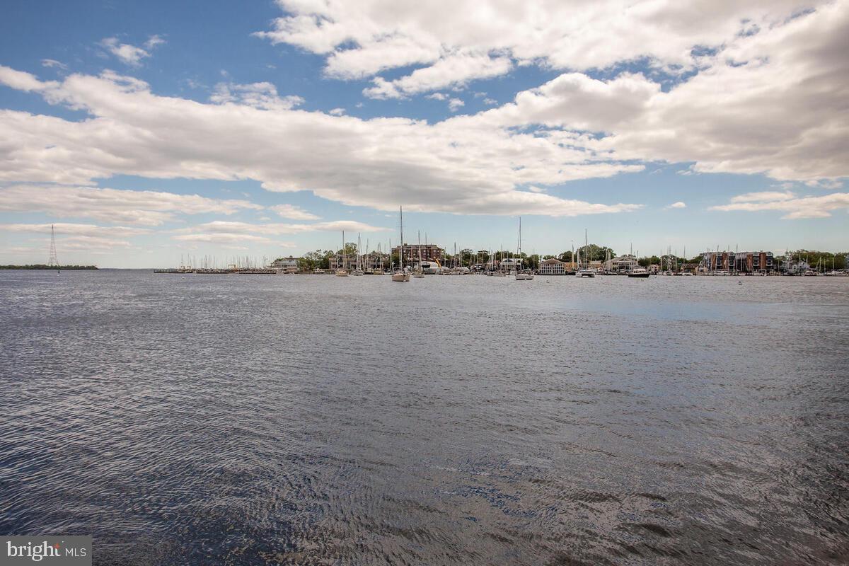 RIVA COMMONS - Residential Lease