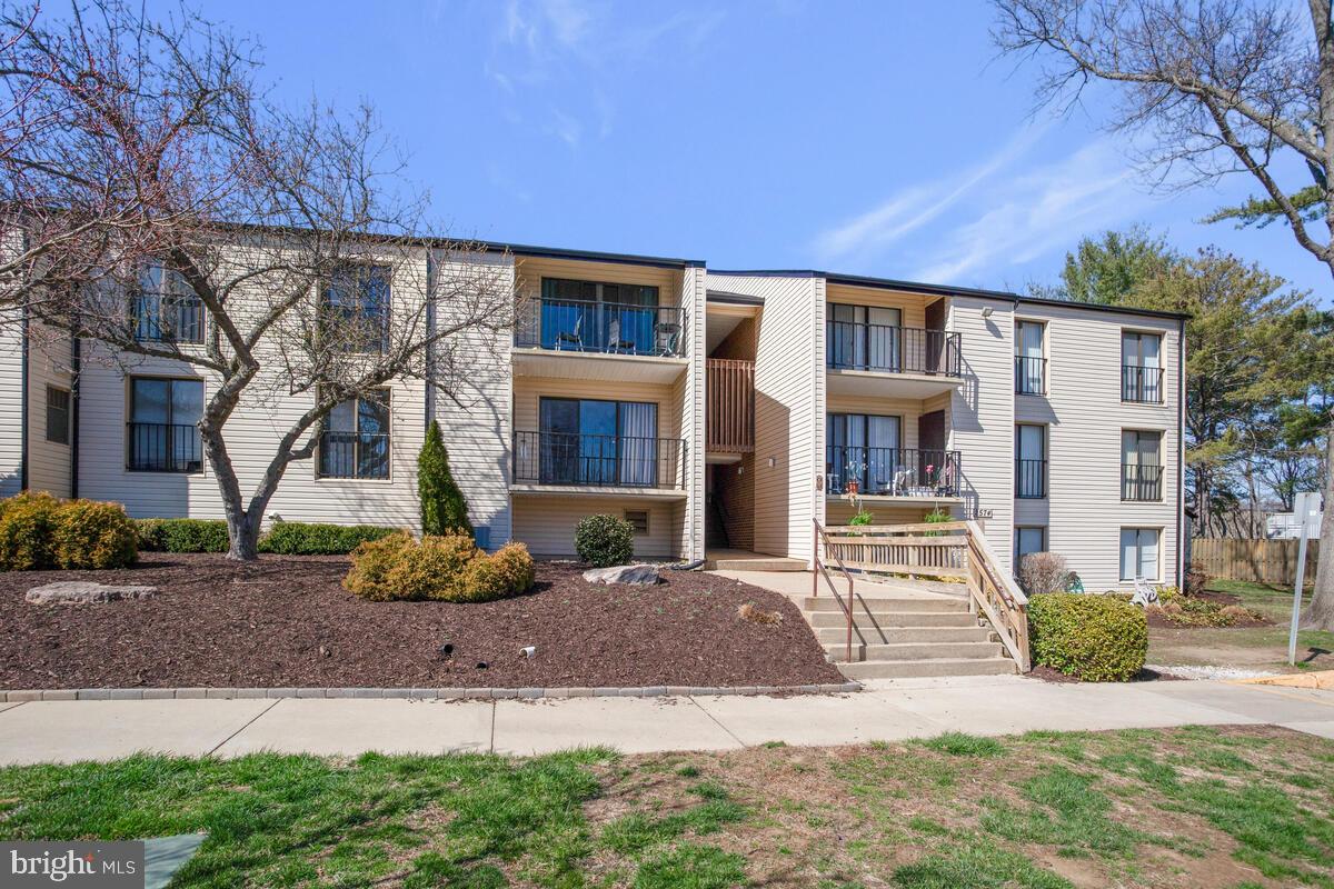 Move in immediately and take in the Annapolis lifestyle! Convenient to everything you’ll ever need, this condo offers a bright floorplan with a spacious living room and dining room, kitchen with granite countertops, newer appliances,  freshly painted, brand new LVP flooring, and convenient laundry!  Thel living room and bedroom have very nice sliders to entry level patios!  The community offers a swimming pool and ample parking! Riva Commons is just minutes from 50, 97, and all major routes to D.C., Baltimore, and local military bases! Minimum 620 credit score, along with other application instructions. Renter's insurance required.