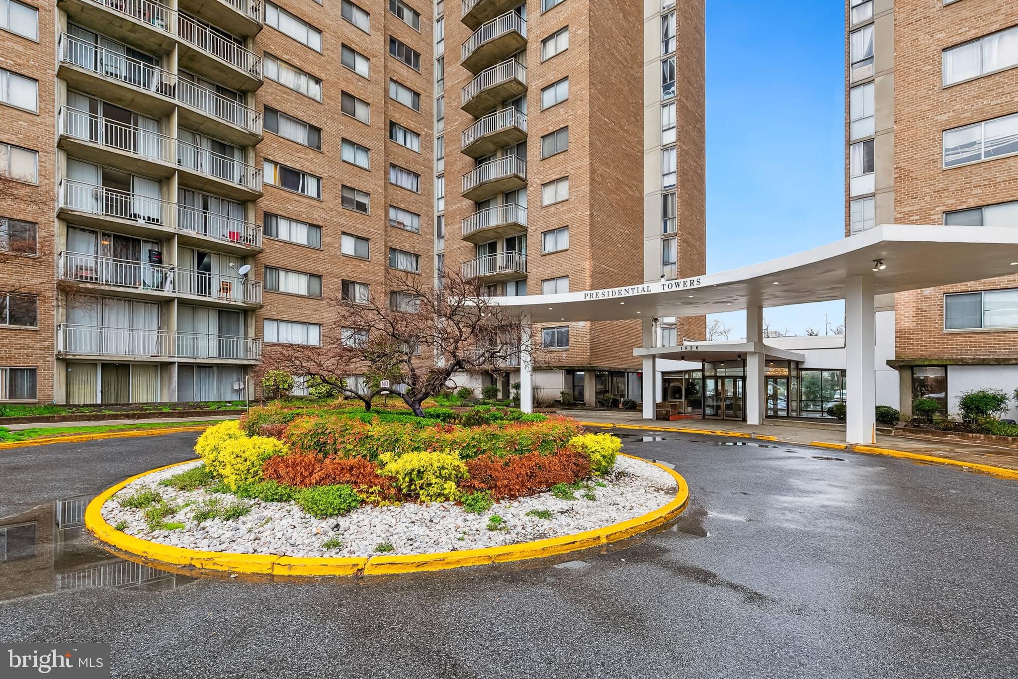 PRESIDENTIAL TOWERS - Residential