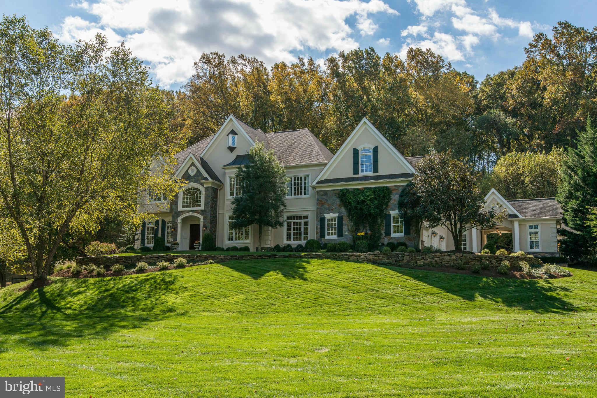Country club living on 2 acres w/ pool, sport & bocce ball courts & outdoor shower. Guest house w/ kitchen,BR, 1.5 BAs & veranda overlooking pool. The European style main house has solid wood beams, alder wood doors & limestone floors. Award winning Tuscan kitchen, featured in Beautiful Kitchens, has Premiere handmade cabinetry & copper custom sinks.Informal octagonal family rm w/ scenic views.