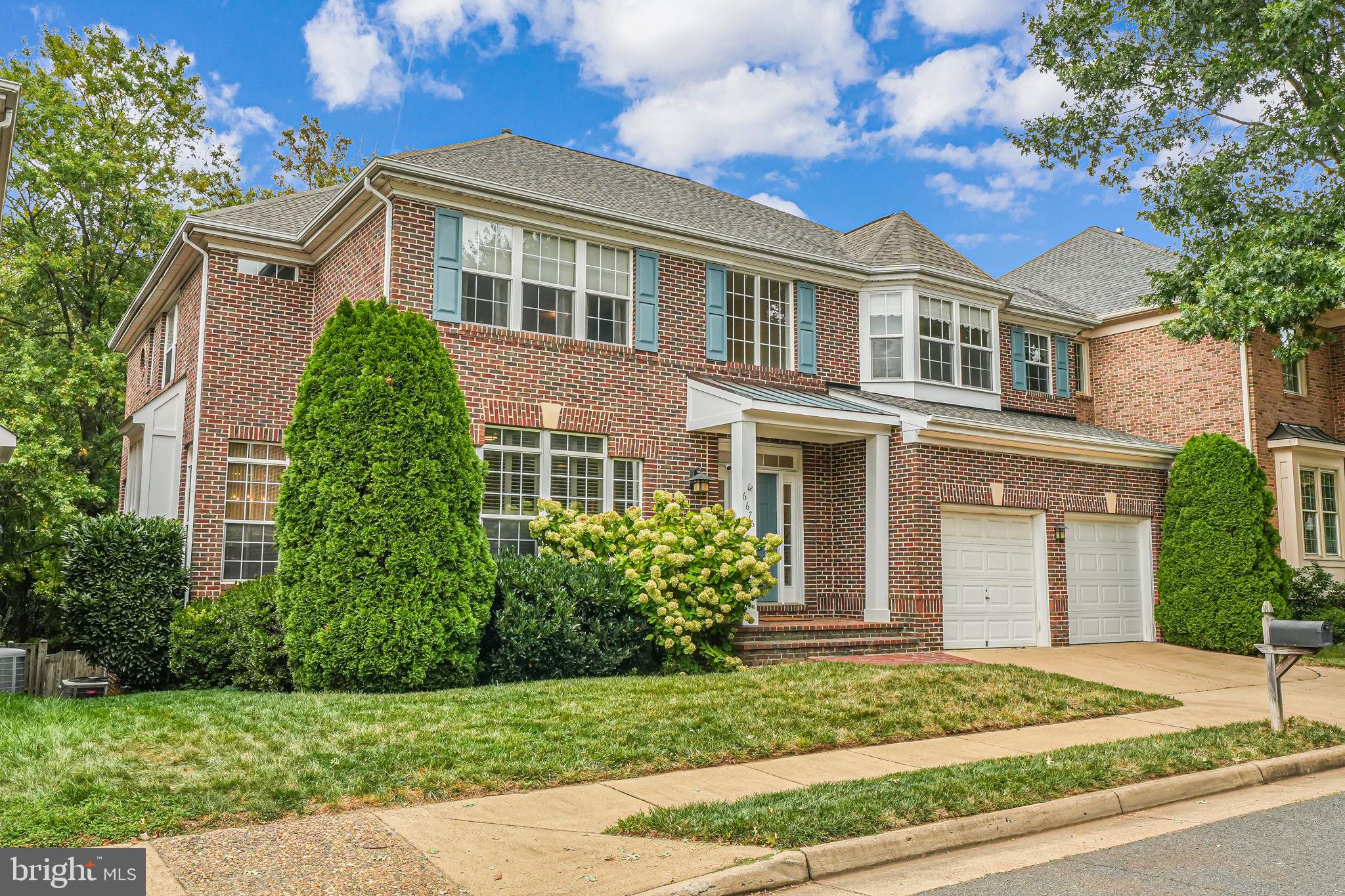 LAMBIANCE OF MCLEAN - Residential