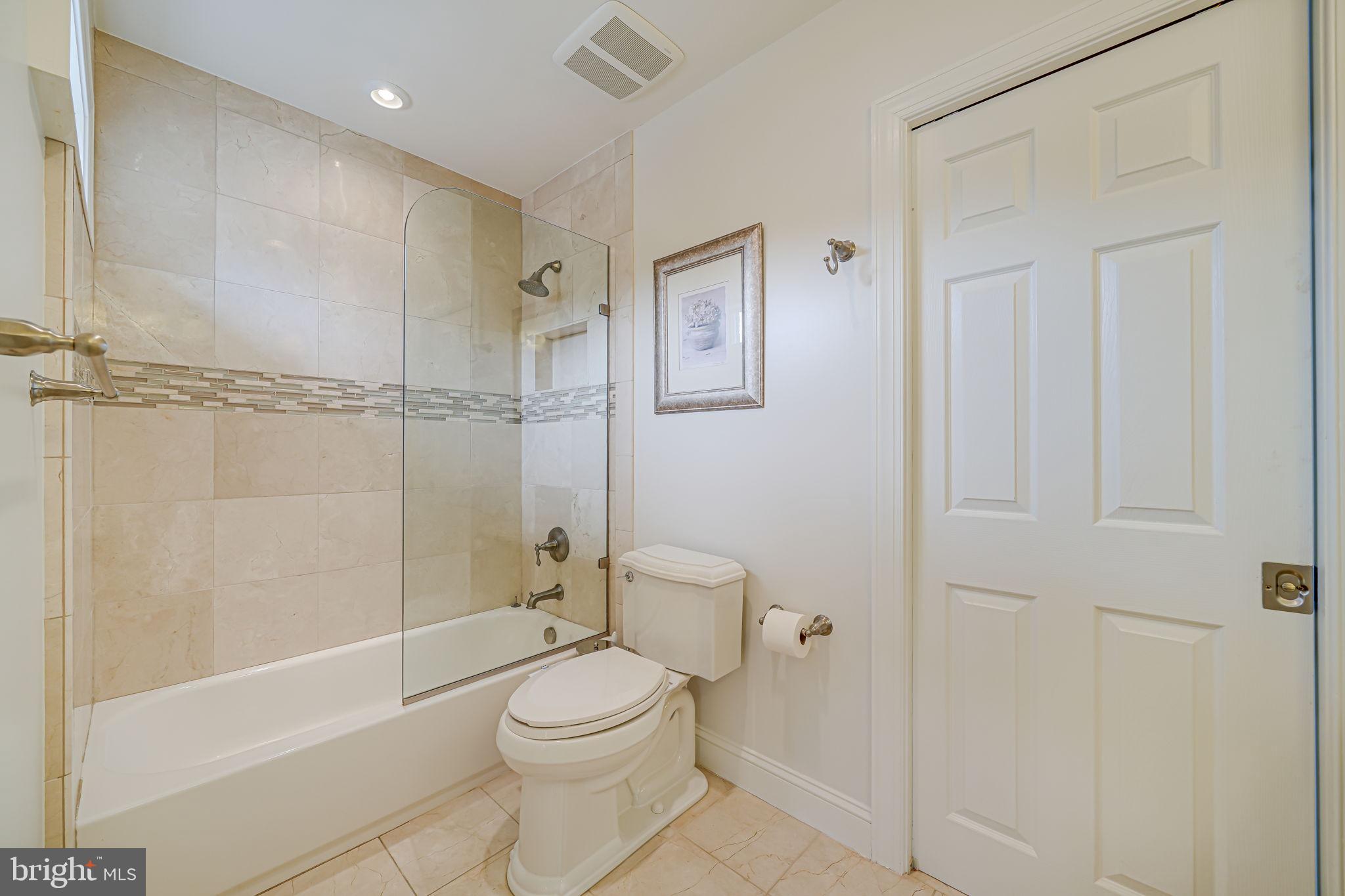 LAMBIANCE OF MCLEAN - Residential