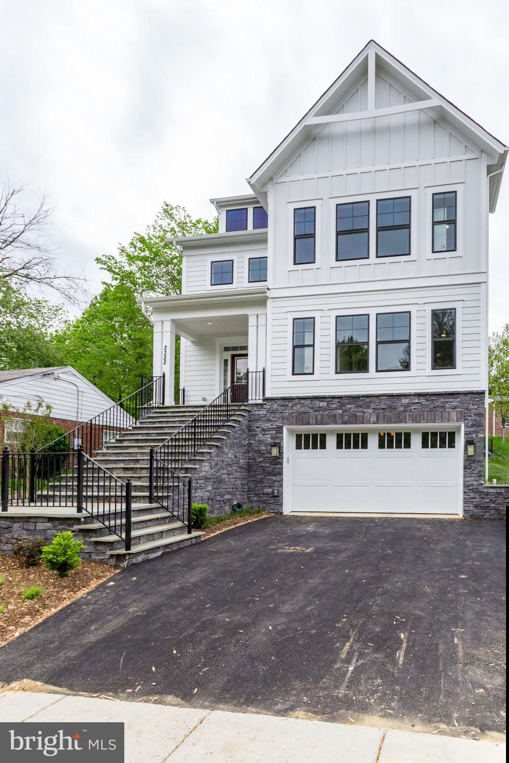 TUCKAHOE VILLAGE - Residential