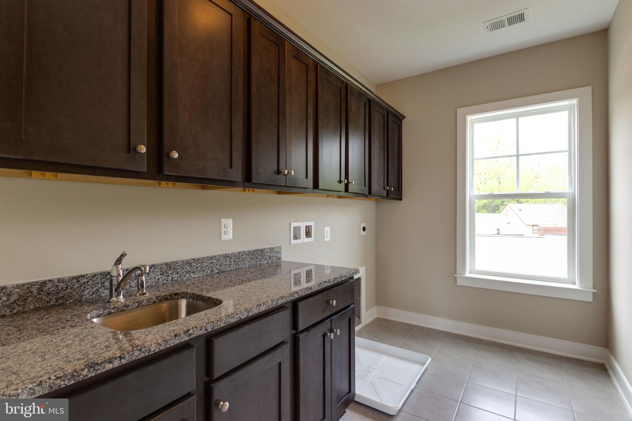 TUCKAHOE VILLAGE - Residential