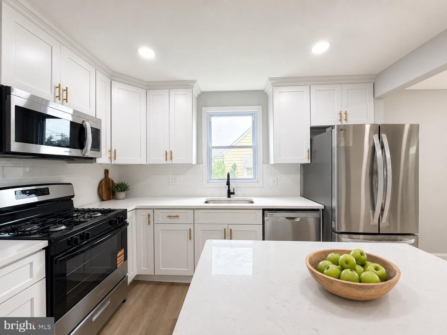 FAIRLAWN - Residential