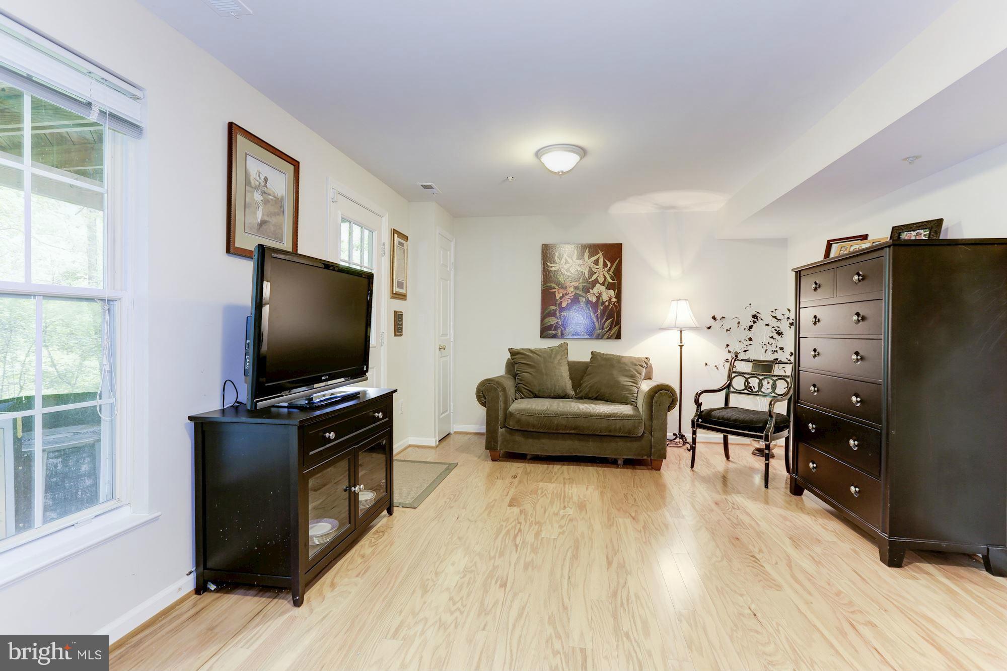 JAMES CREEK - Residential