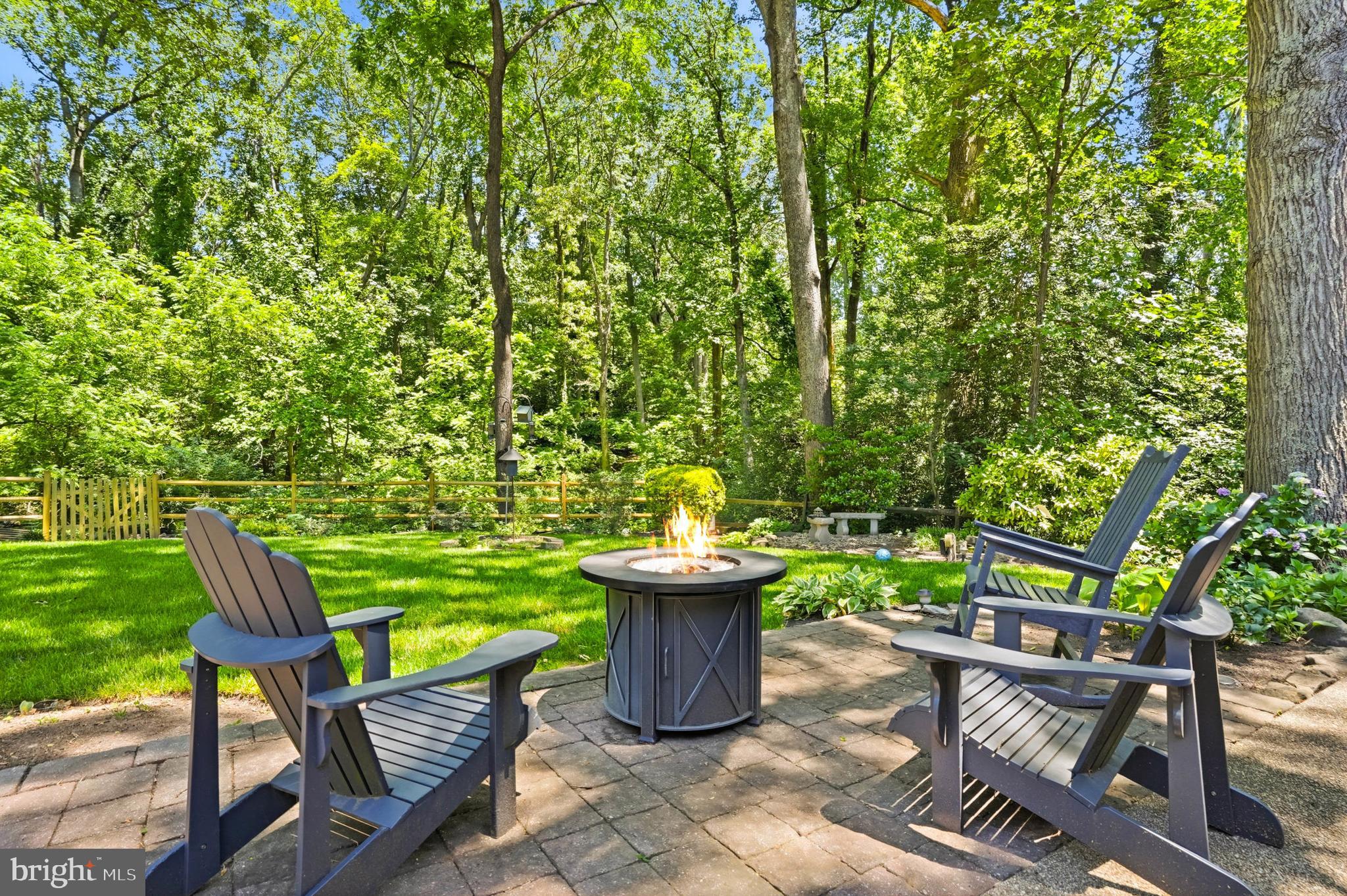 BAY HILLS - Residential