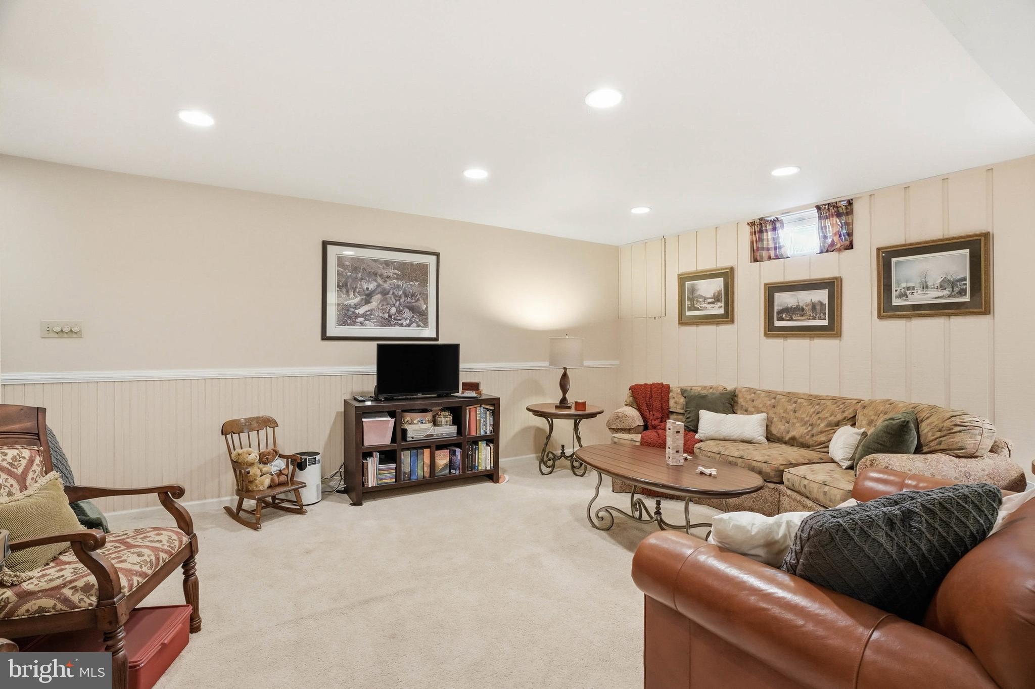 BAY HILLS - Residential