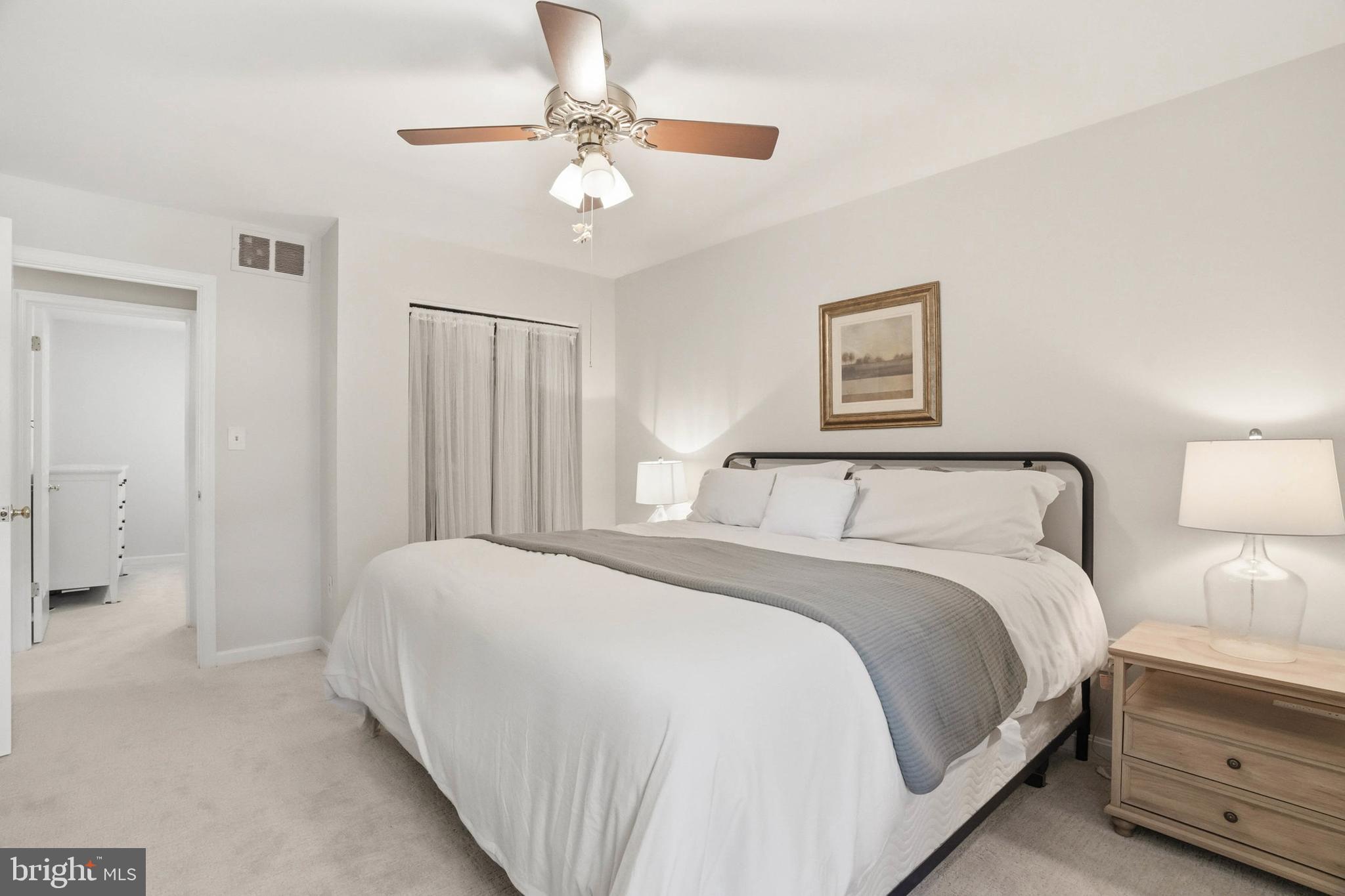 BAY HILLS - Residential