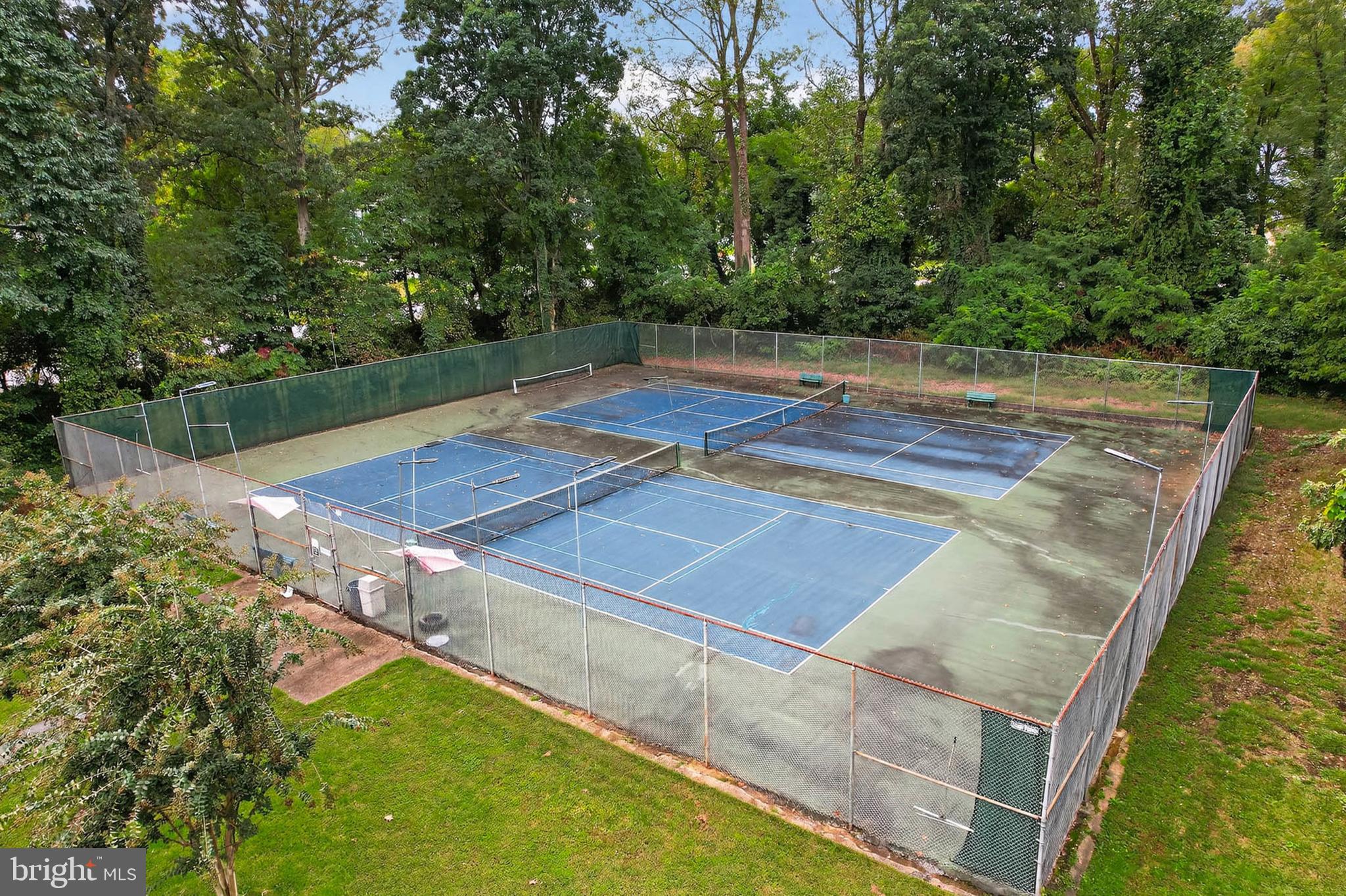 BAY HILLS - Residential