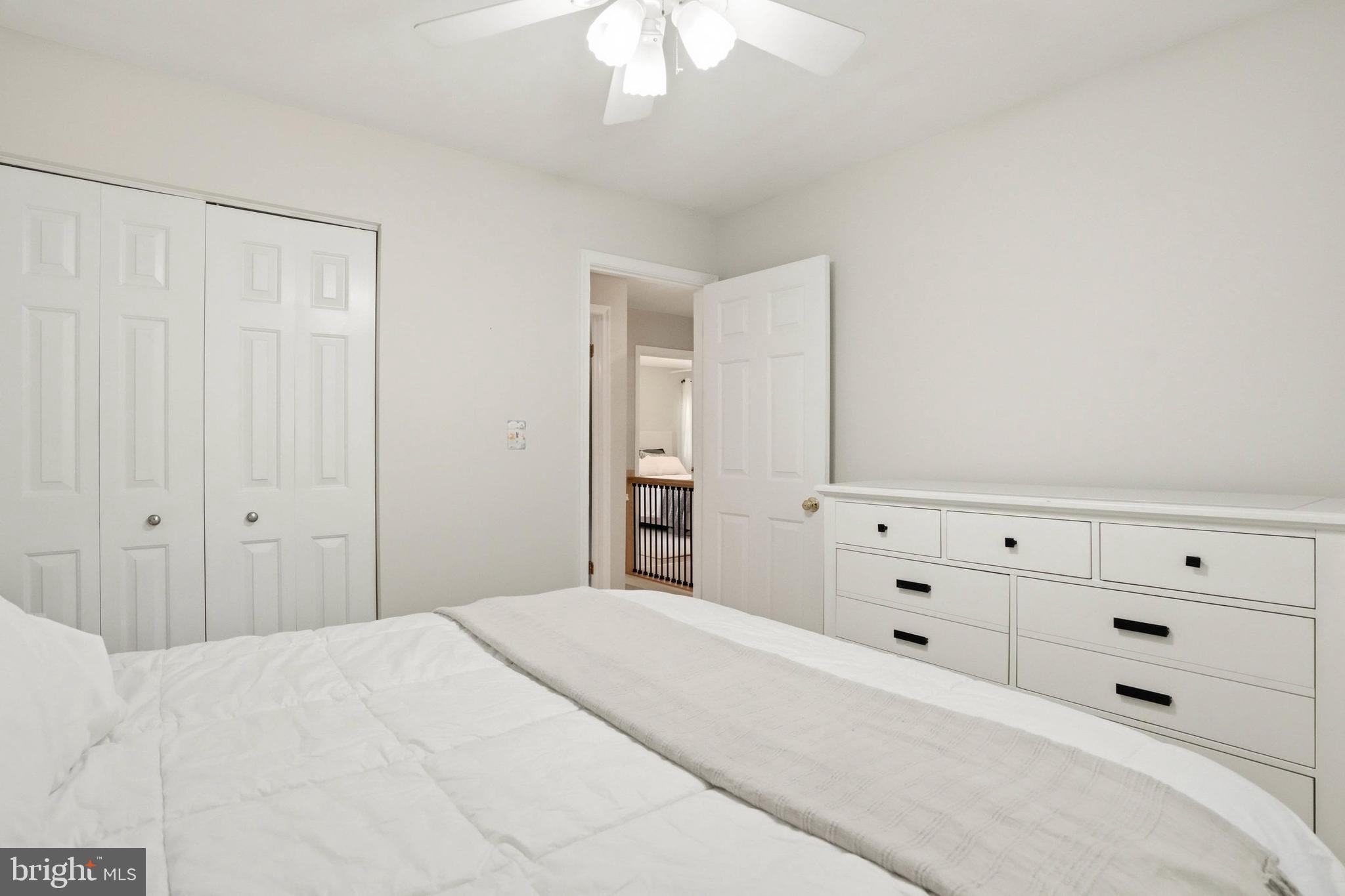 BAY HILLS - Residential