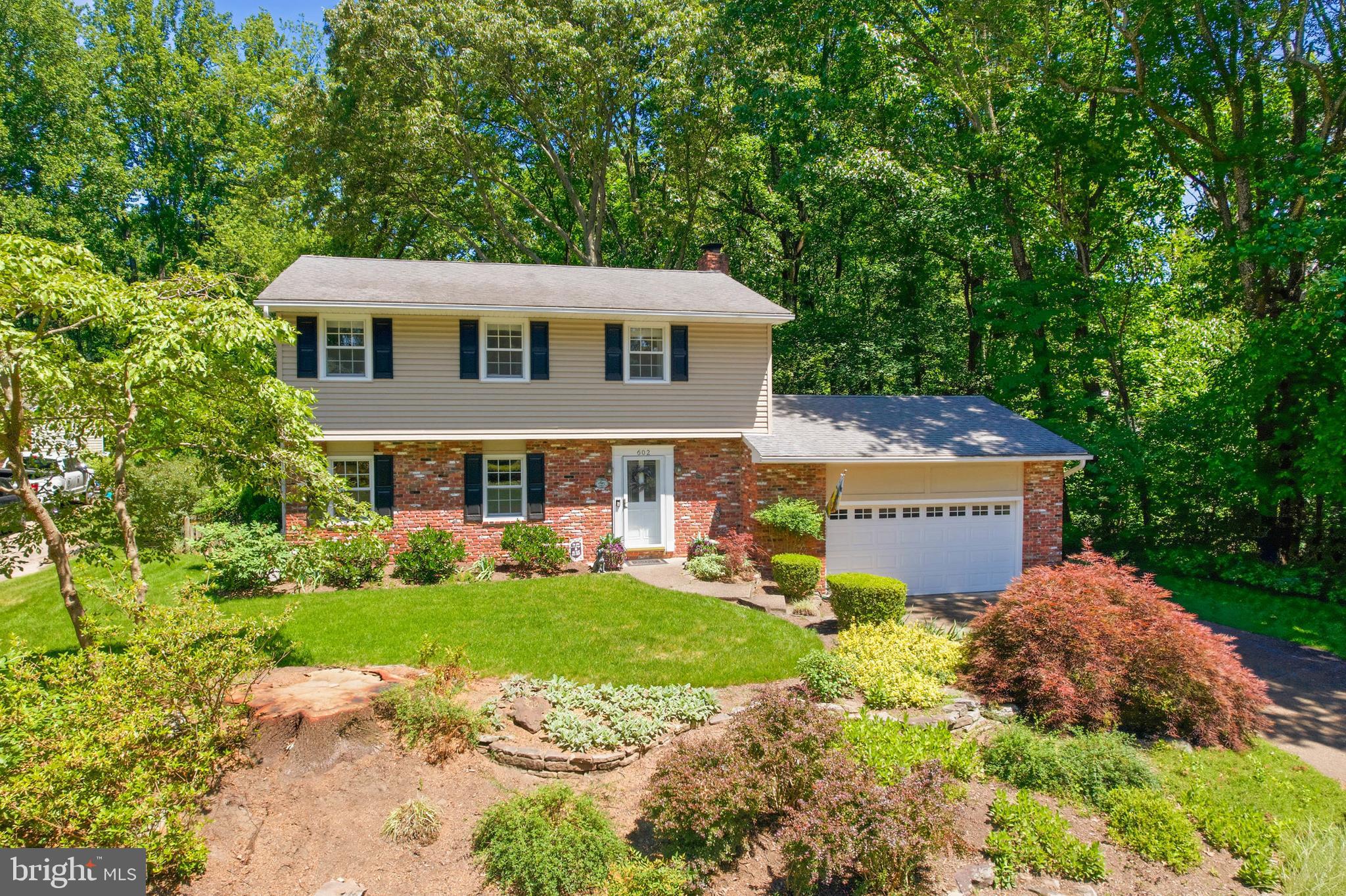 BAY HILLS - Residential