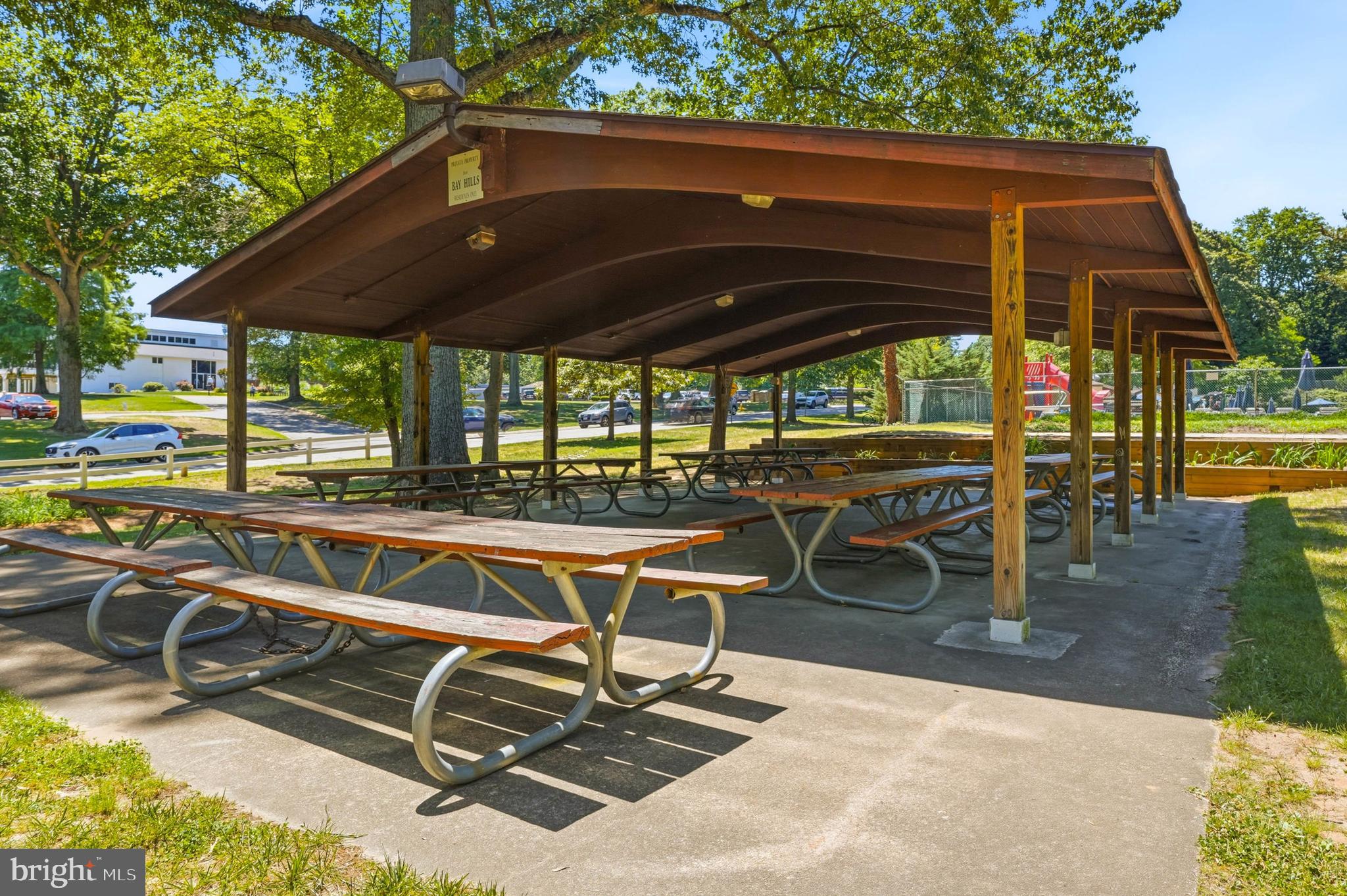 BAY HILLS - Residential