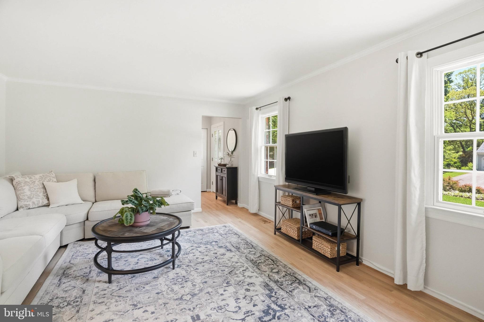 BAY HILLS - Residential
