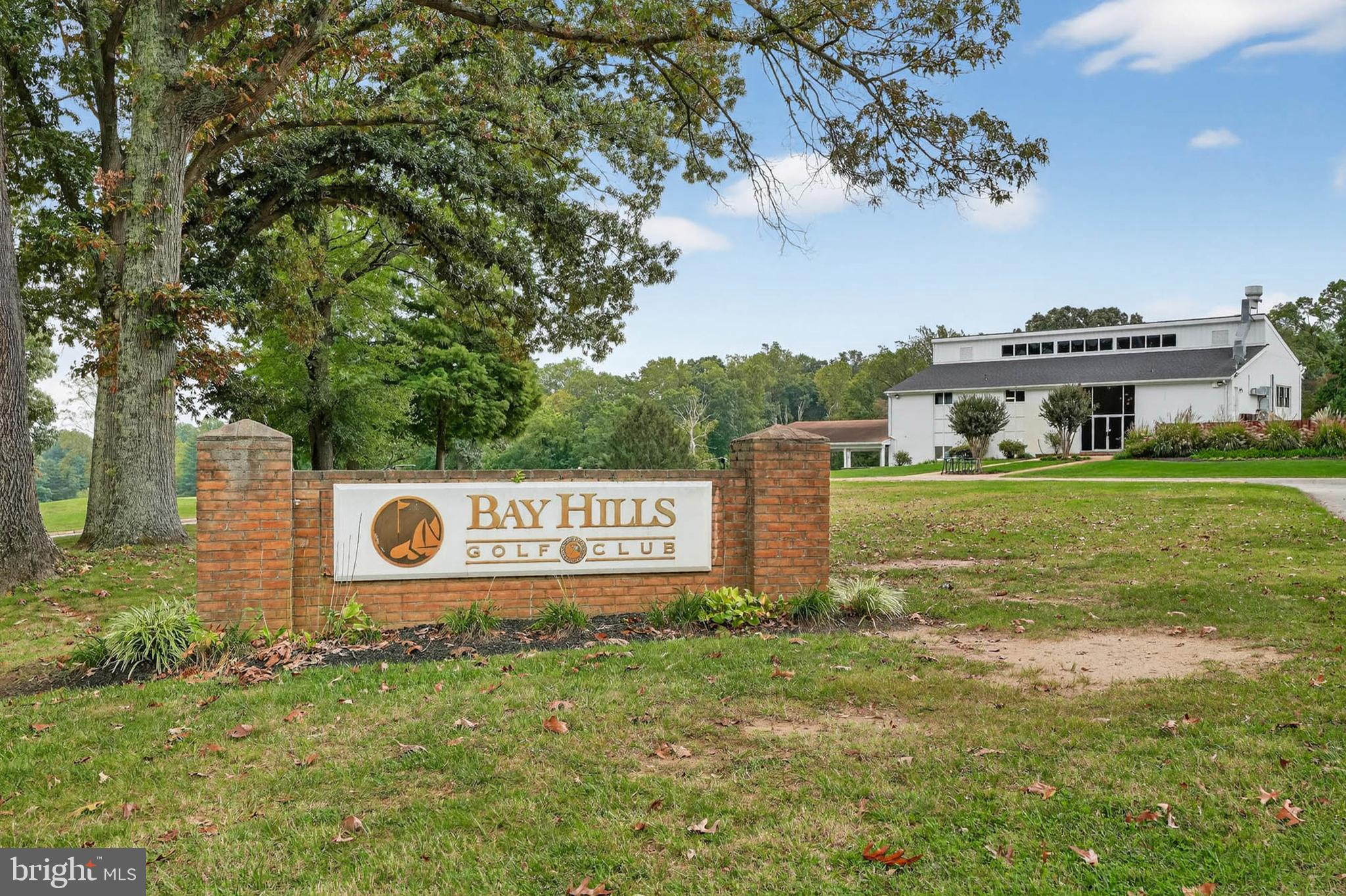 BAY HILLS - Residential
