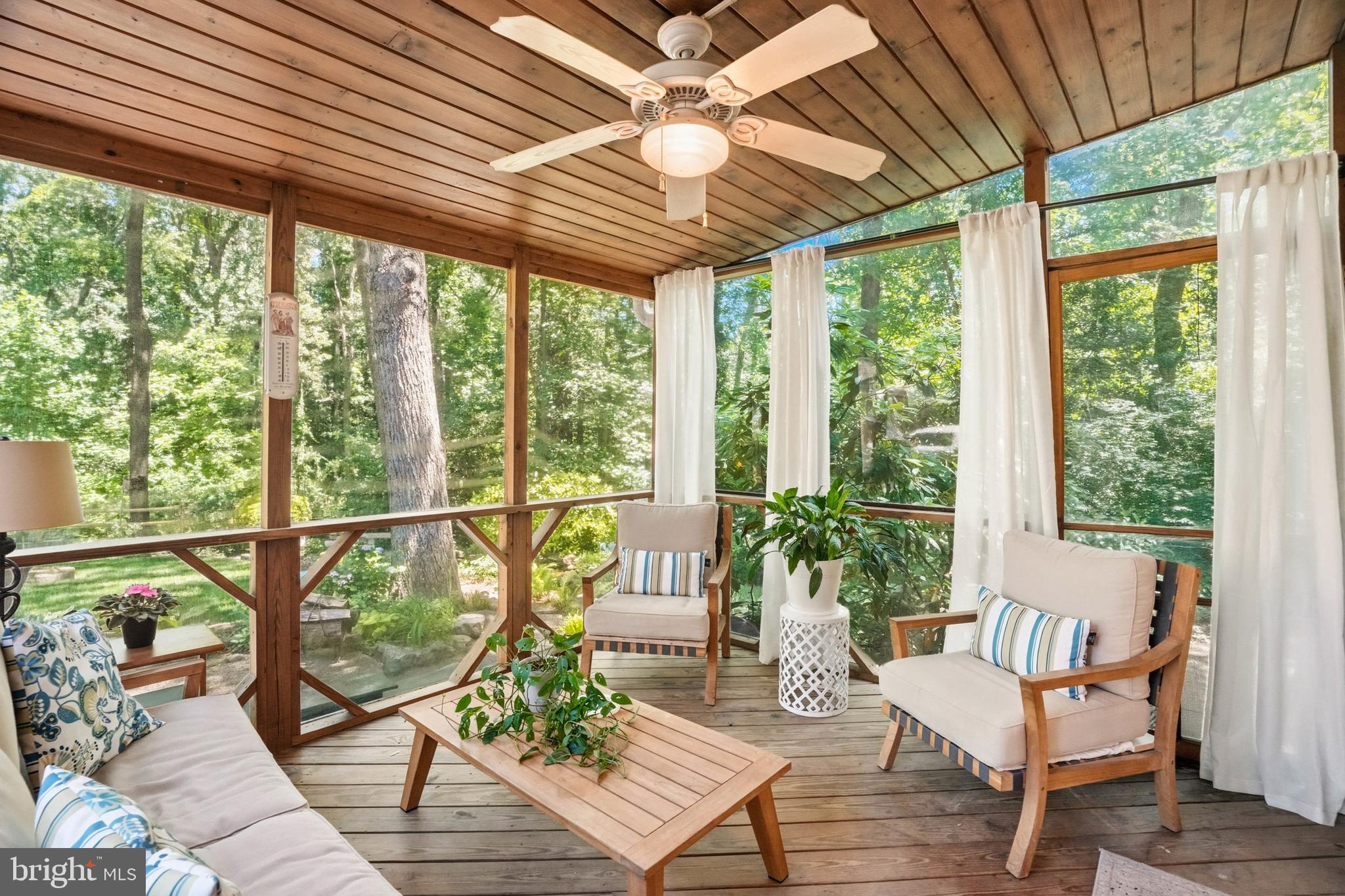 BAY HILLS - Residential