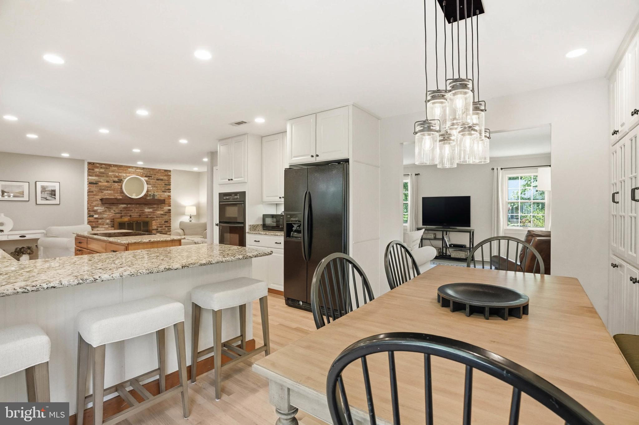 BAY HILLS - Residential