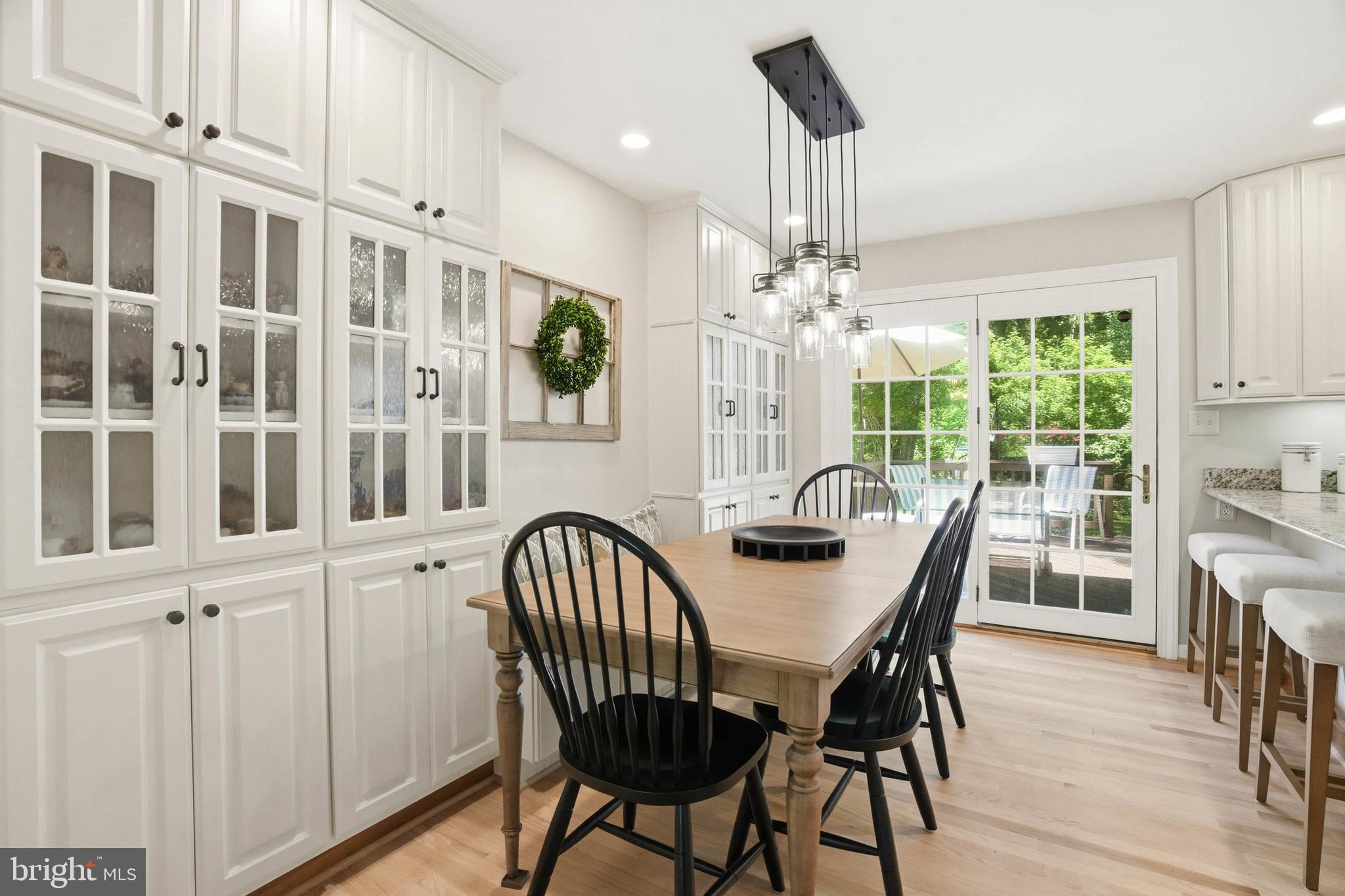 BAY HILLS - Residential