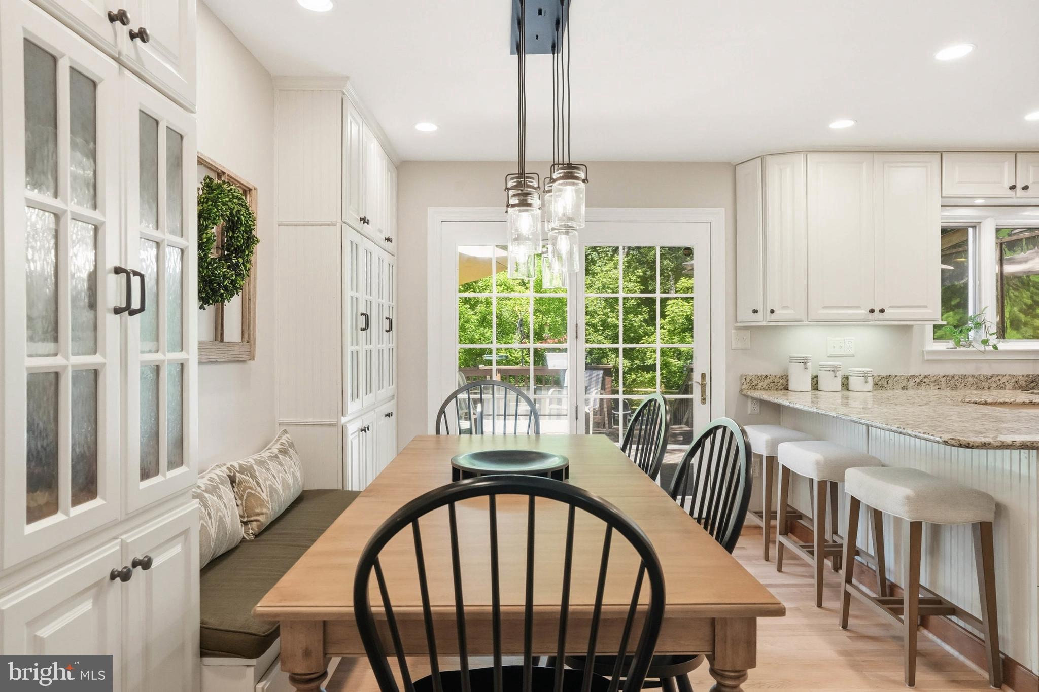 BAY HILLS - Residential