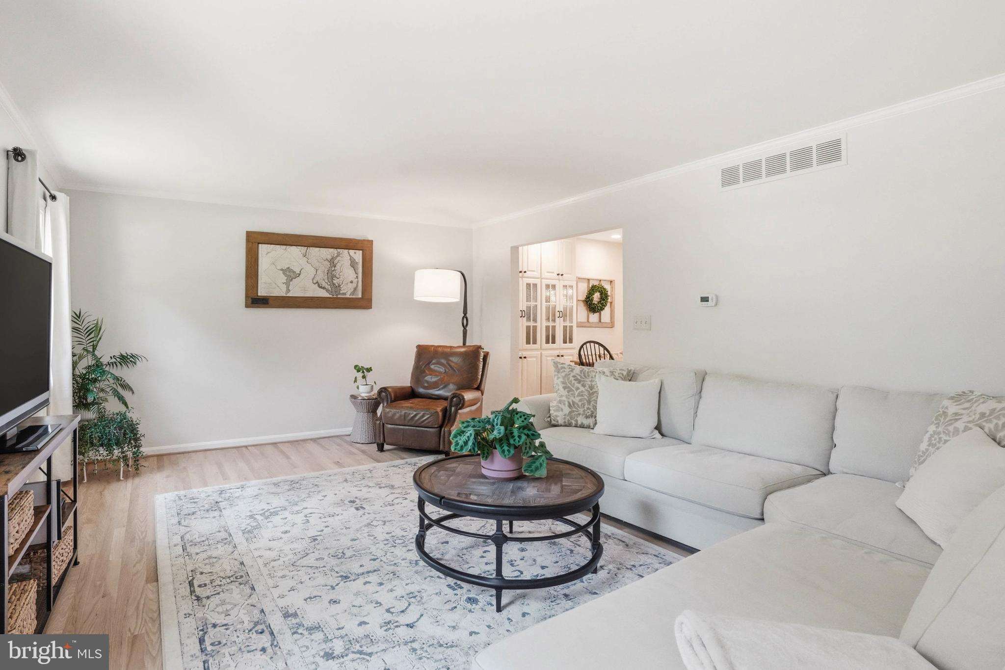 BAY HILLS - Residential