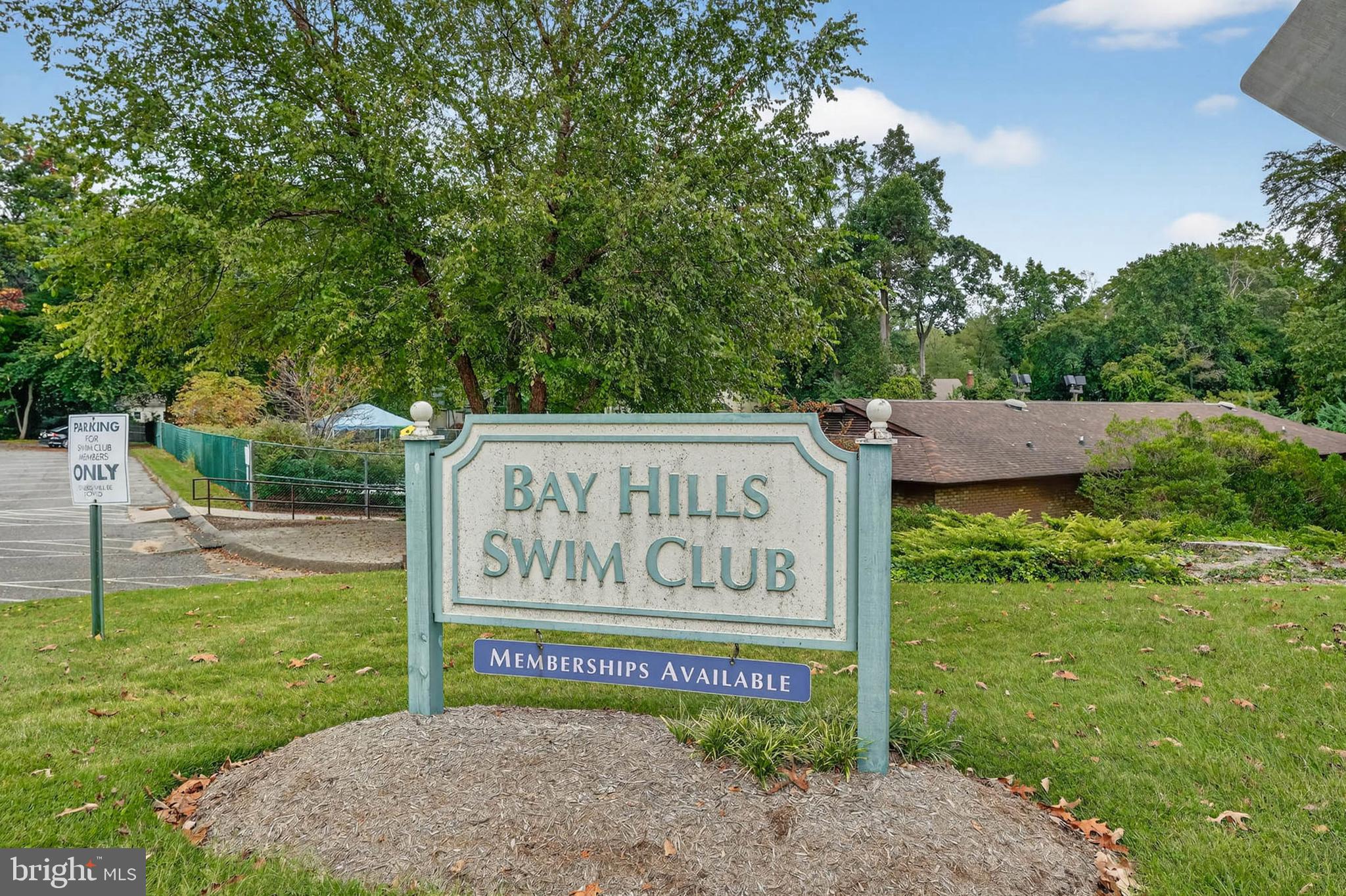 BAY HILLS - Residential