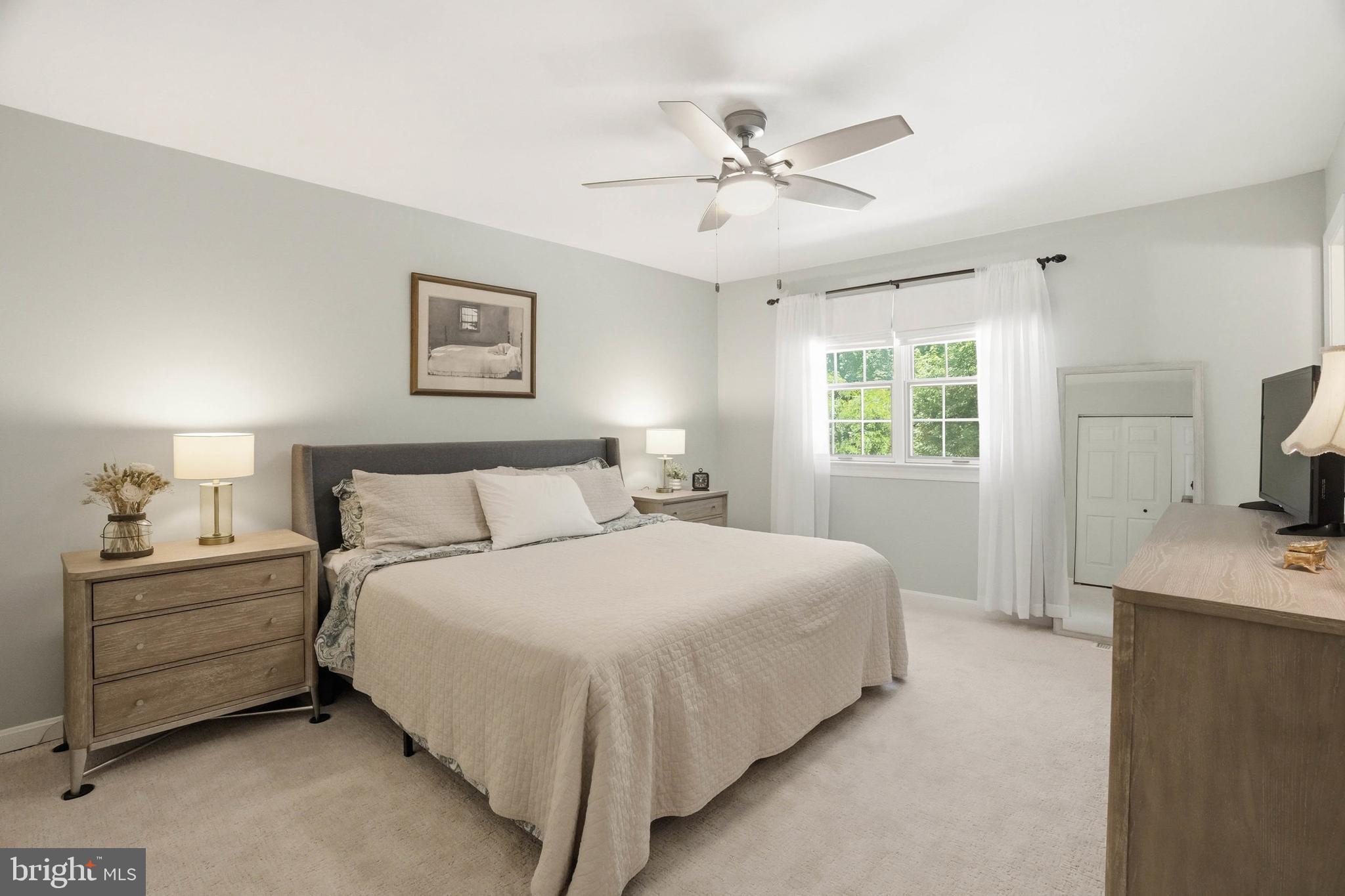 BAY HILLS - Residential