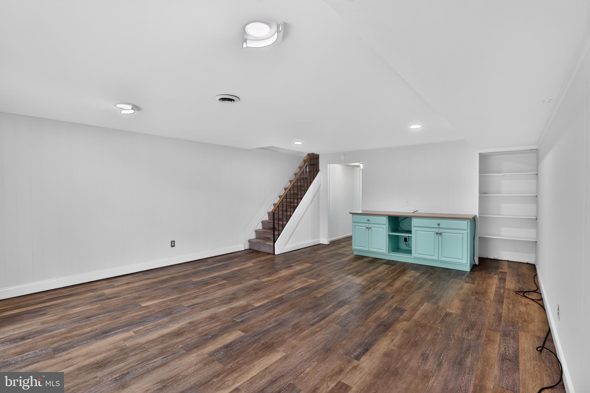 PUTNAM VIL - Residential