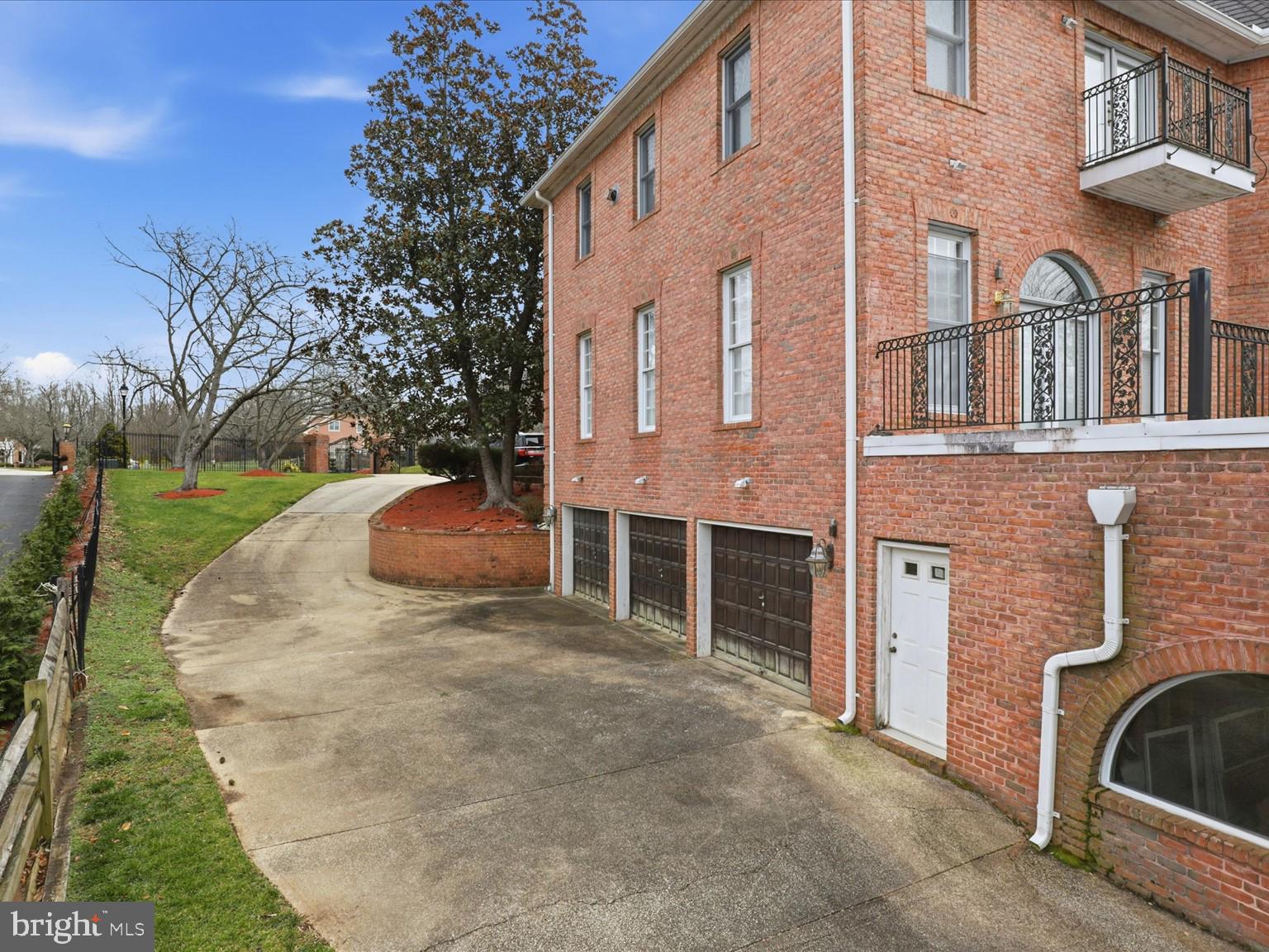 WOODMORE - Residential