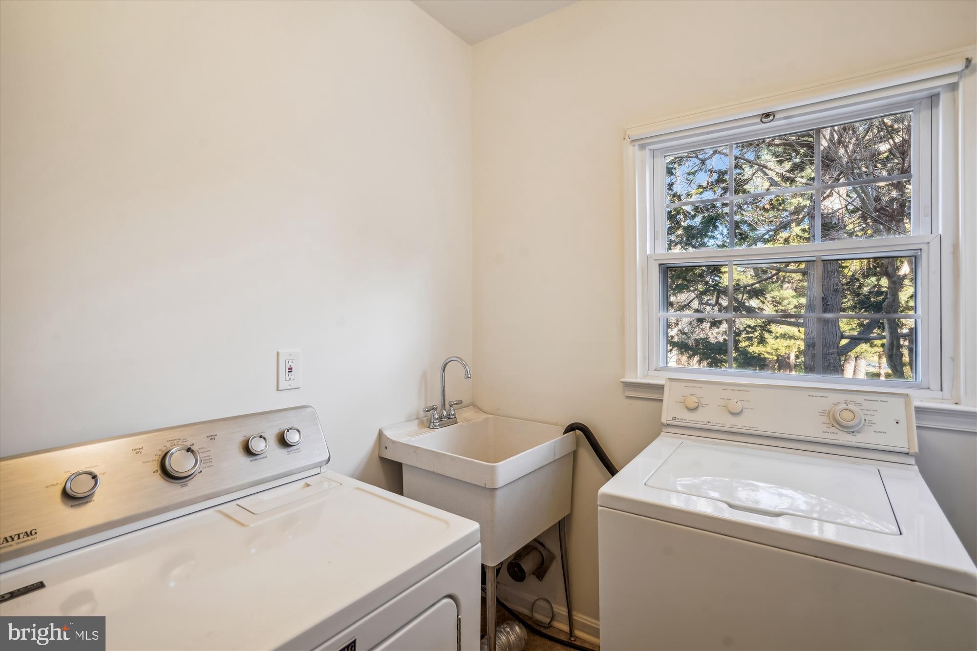 FOX MILL ACRES - Residential