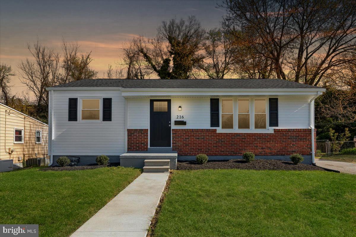 Welcome to this beautifully updated ranch-style home in the sought-after Crestwood subdivision! This charming single-family residence offers the perfect blend of comfort and modern upgrades, all on one convenient level. Featuring 3 spacious bedrooms and 2 full bathrooms, this home boasts an inviting layout designed for both everyday living and entertaining. The recent updates enhance the home’s appeal, providing a fresh, move-in-ready feel throughout. Enjoy a bright and functional living space, a well-appointed kitchen, and comfortable bedrooms that offer both style and practicality. Whether you're a first-time buyer, downsizing, or looking for a low-maintenance home, this property checks all the boxes. Located in the desirable Crestwood community, you’ll appreciate the convenient access to nearby amenities, shopping, and dining while enjoying a quiet neighborhood setting. Don’t miss this opportunity to own an updated ranch in Crestwood—schedule your showing today!