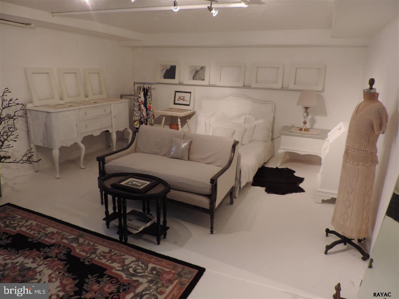 HILLCROFT - Residential
