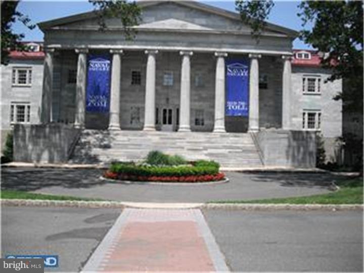 NAVAL SQUARE - Residential