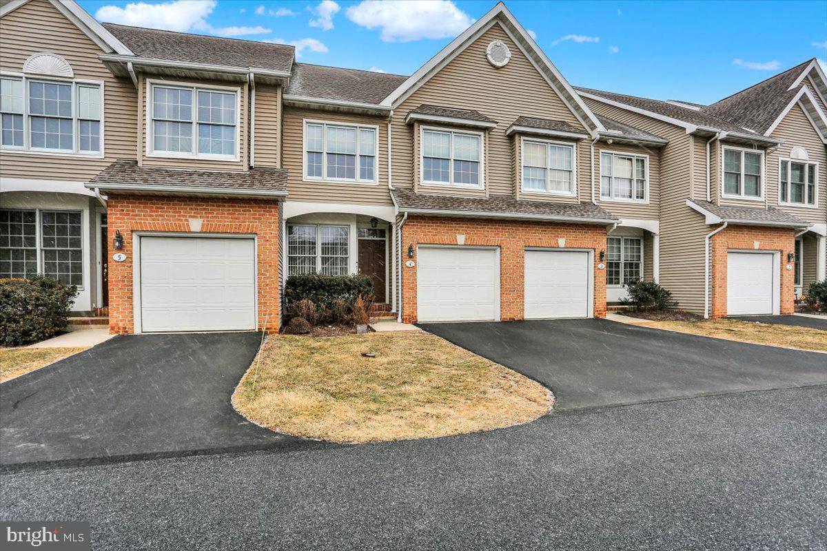 WYOMISSING COURT - Residential