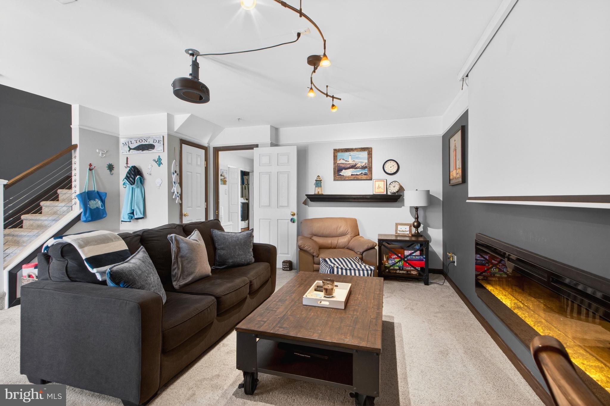 SHIPBUILDERS VILLAGE - Residential