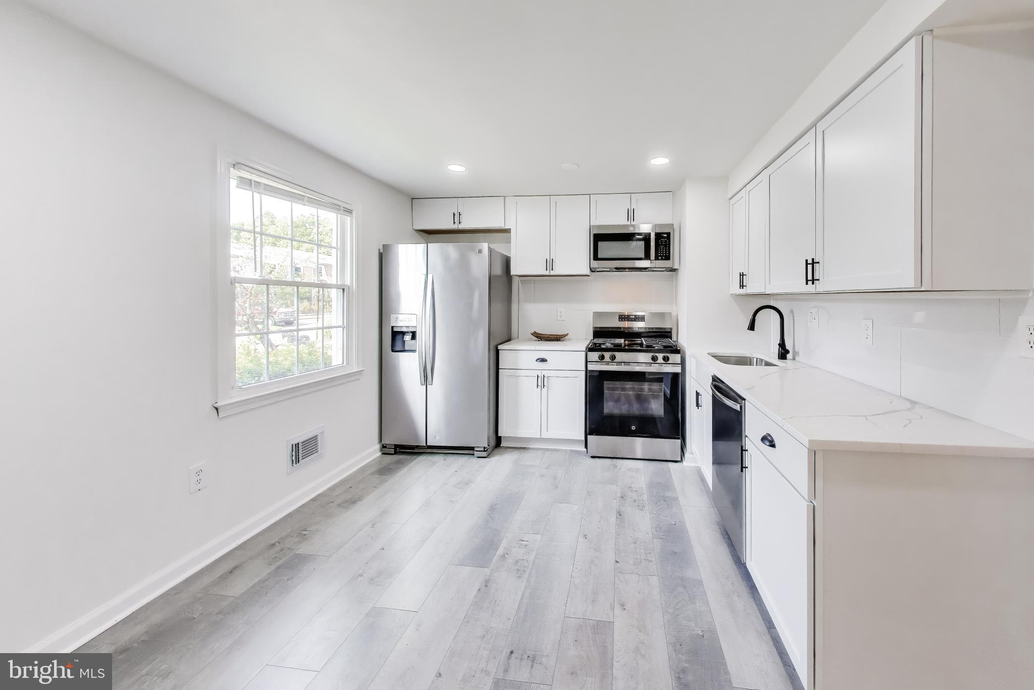 PINEWOOD HILL - Residential