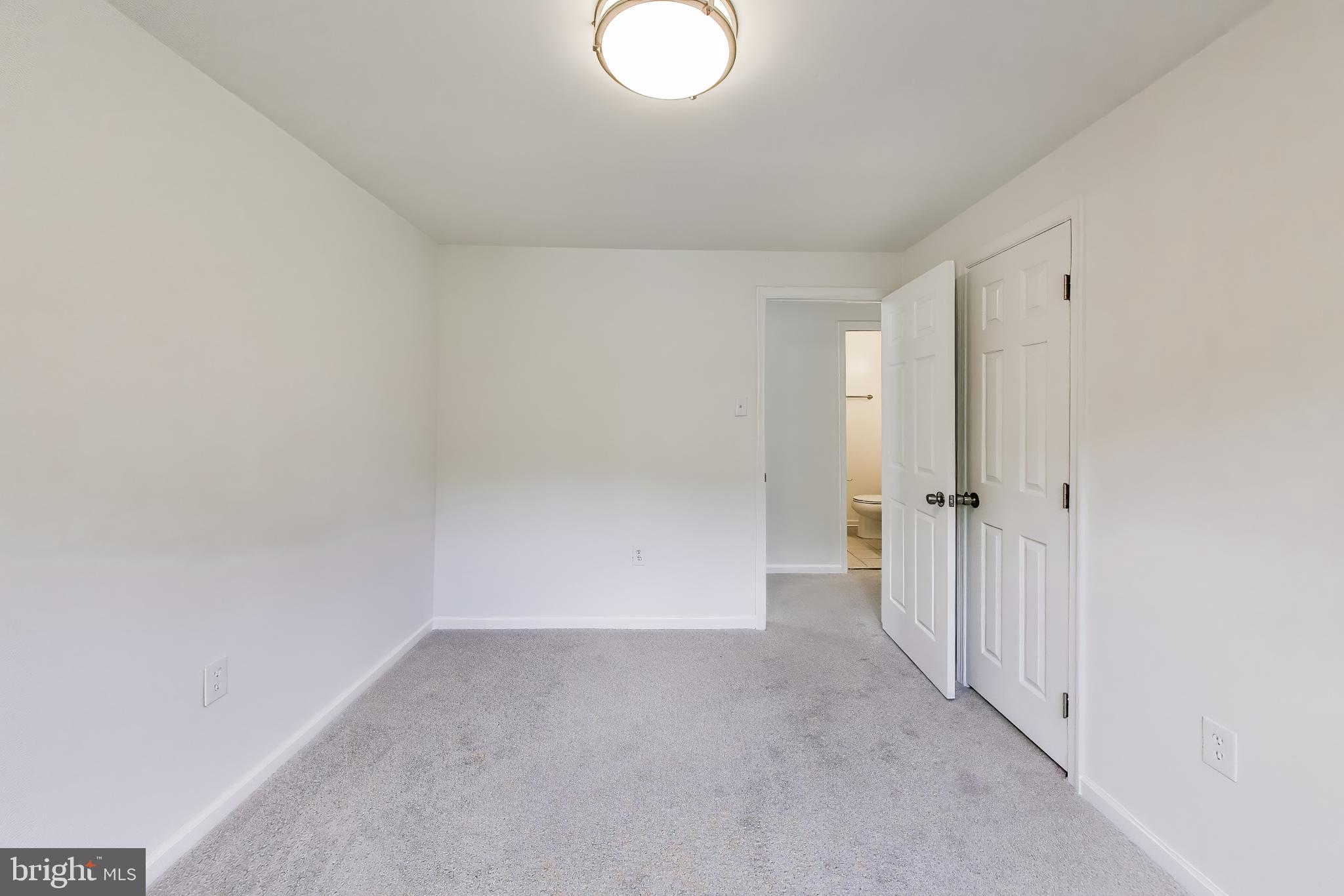 PINEWOOD HILL - Residential