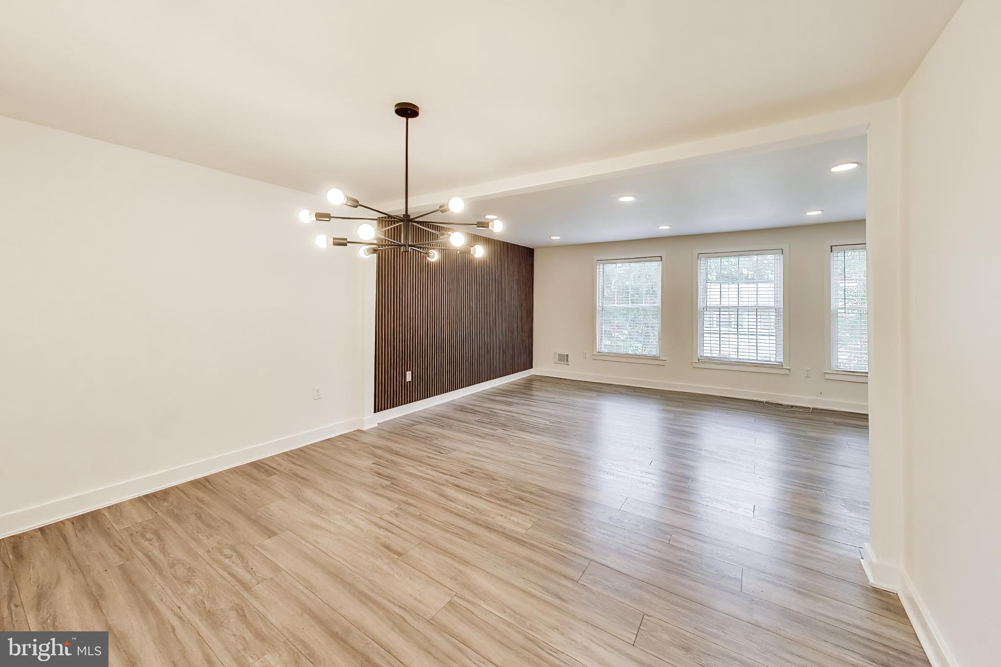 PINEWOOD HILL - Residential