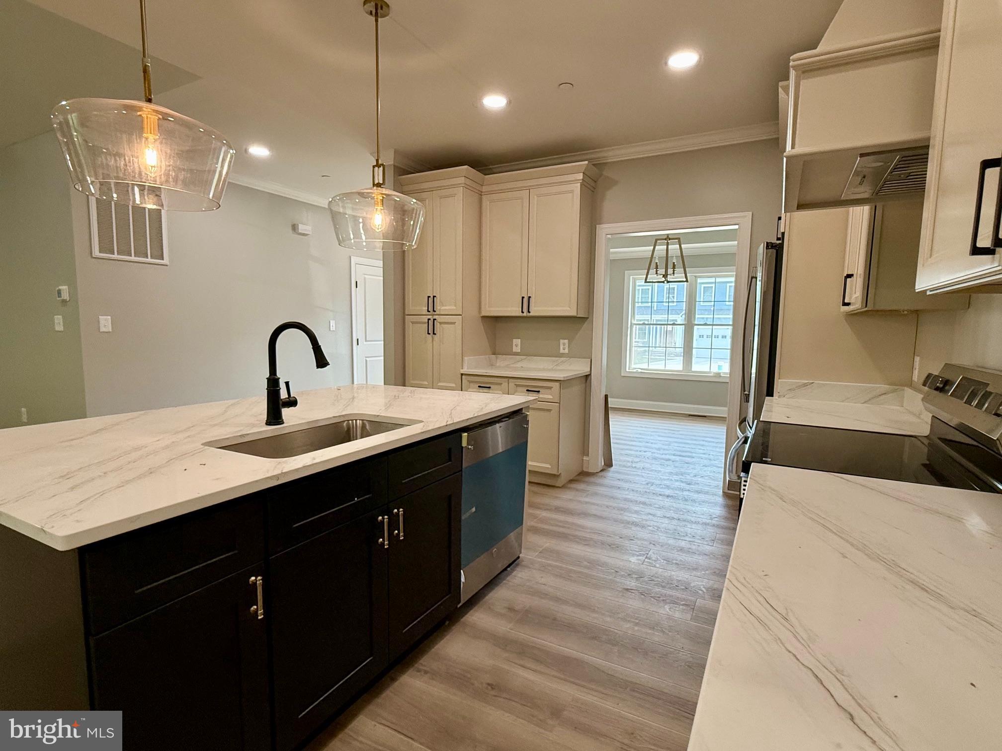 LIGHTHOUSE COMMONS - Residential