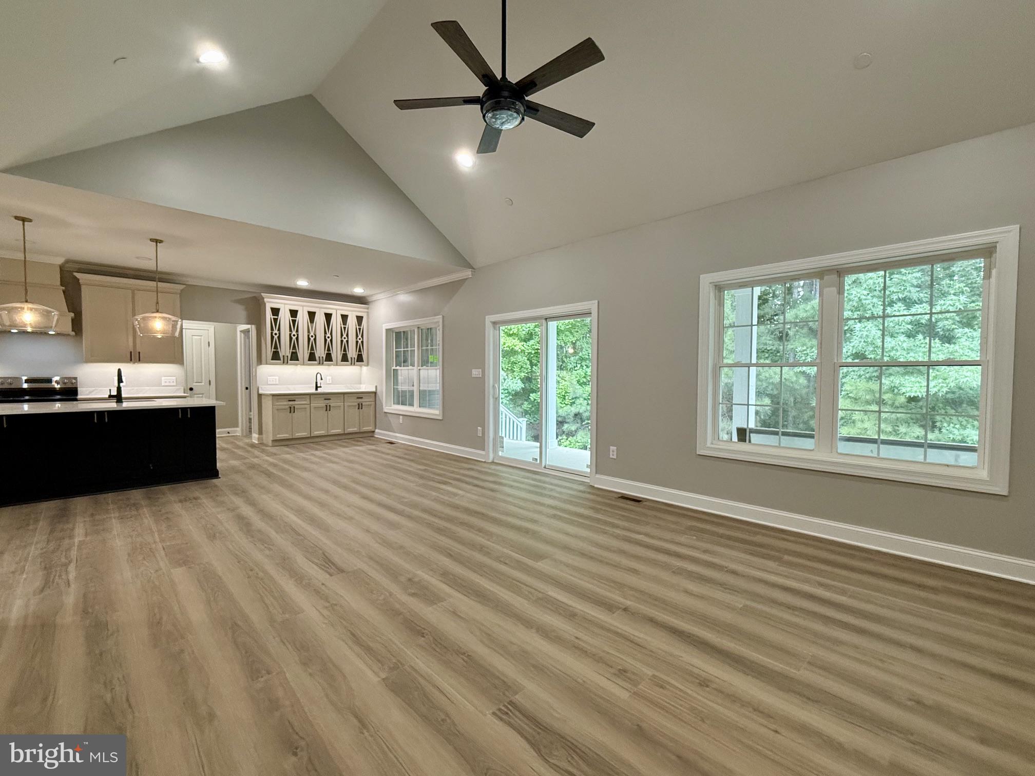 LIGHTHOUSE COMMONS - Residential