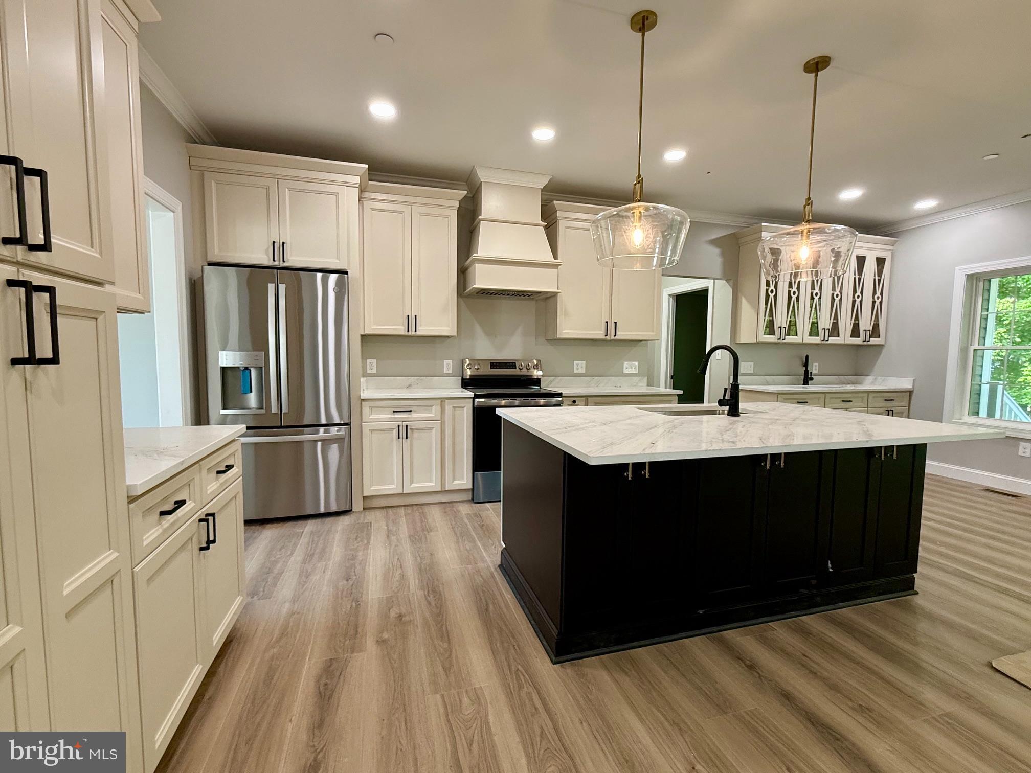 LIGHTHOUSE COMMONS - Residential