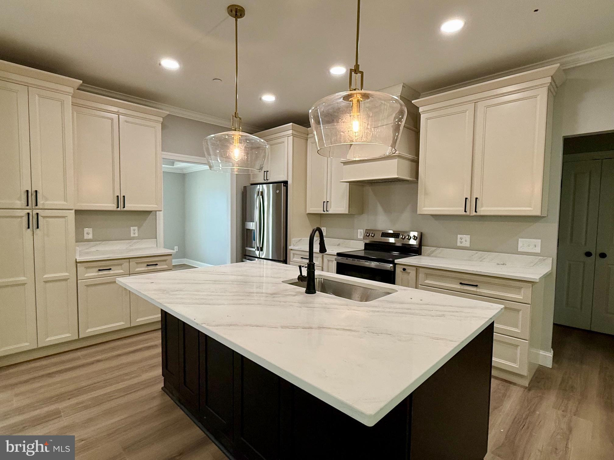 LIGHTHOUSE COMMONS - Residential