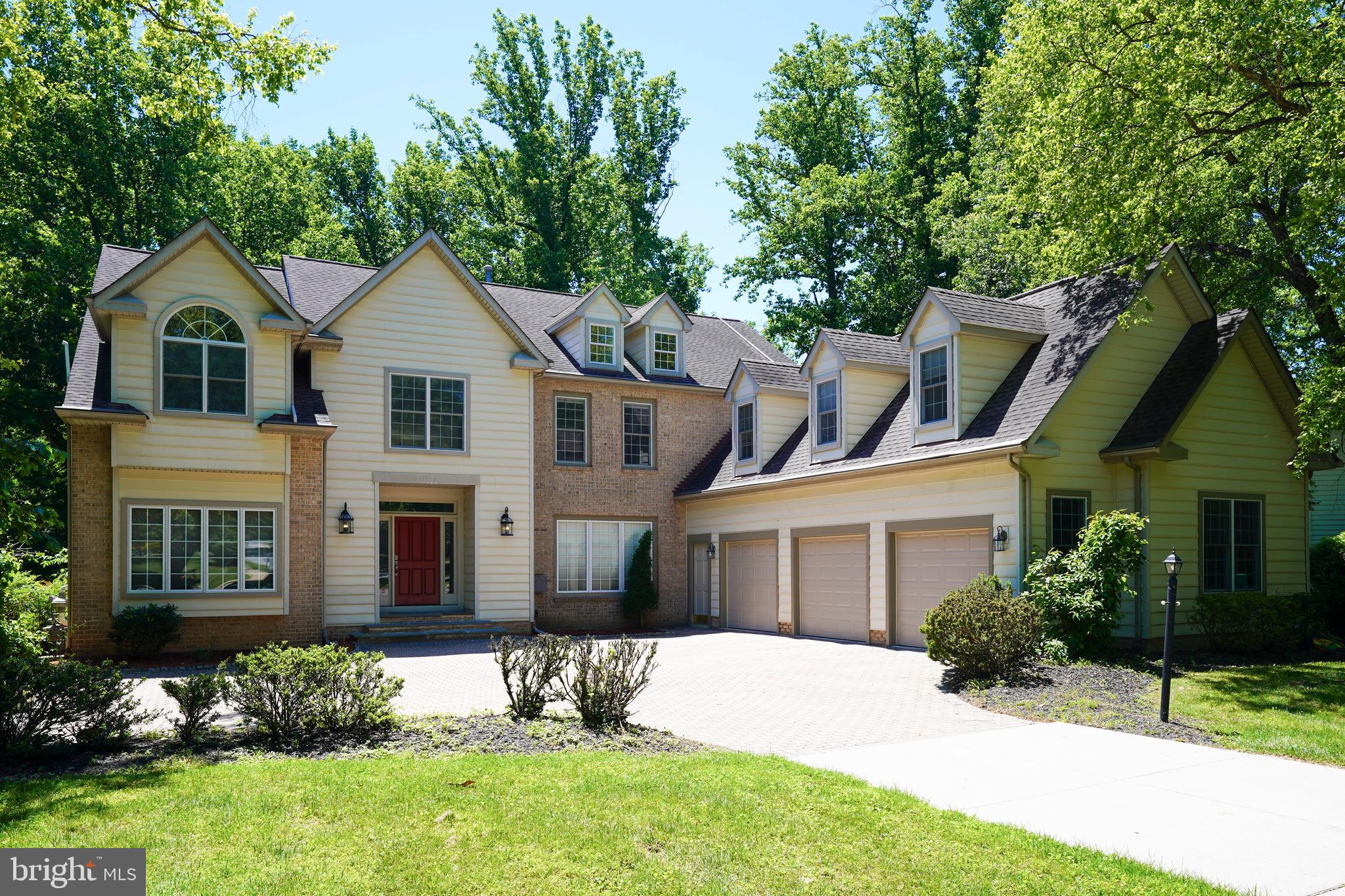 This stunning custom home built located at Heart of Hobbits Glen Community. cul-de-sac privacy!!
Over looks the incredible views of golf course. Over 7,000 sqft. finished space features open floor plan with soaring 2-story ceilings, 5 BR, 4.5 BA, hardwood floors on the main level, a 2nd floor overlook, front & rear staircases, private library. family room, open and extend to large kitchen with breakfast nook & sunny window seat.  Open, Spacious lower level with wet bar setting, huge Rec. Room. Walk-out level. Plenty space for the outdoor dining and entertaining from the Large deck!!!
Easy access to Rt 29 & I-70,  walk /run at nearby park.  variety of stores, shopping centers to enjoy daily errands. Please remove Shoes or wear shoe cover provided!