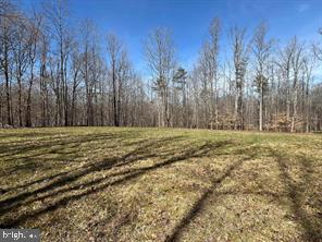 5.26+ Acre Residential Lot in the Desirable "Mt. Calvert" Estates Area of Upper Marlboro. Parcel #50..  The lots offer incredible privacy and scenic views. A private road is in place. The lot is only 10 minutes from Main St in Upper Marlboro and 5 minutes from the Patuxent River Park. It is also convenient to Crain Highway and Route 4.  POSSILE OWNER FINANCING.

GO AND SHOW