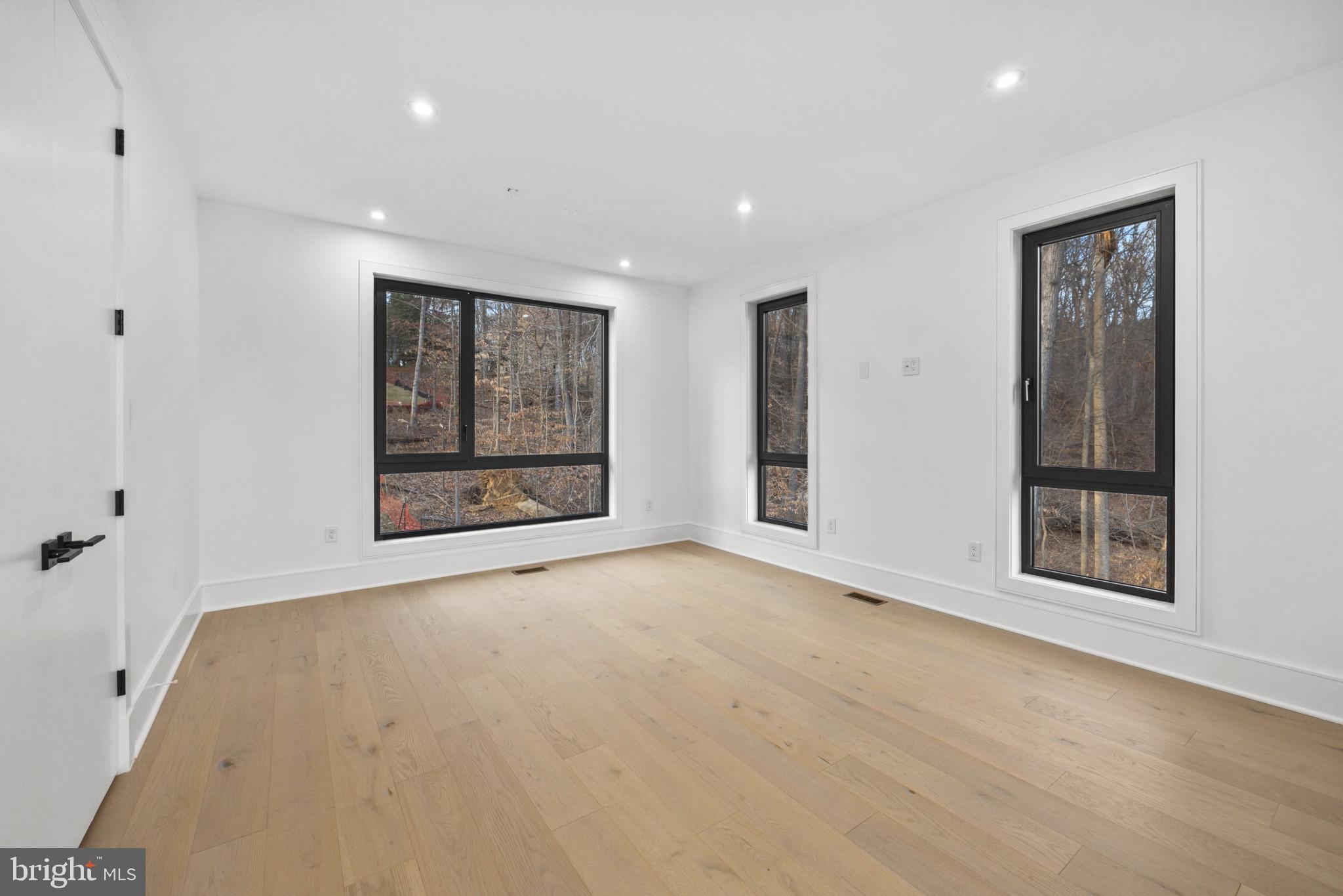 OLD COURT GARDENS - Residential