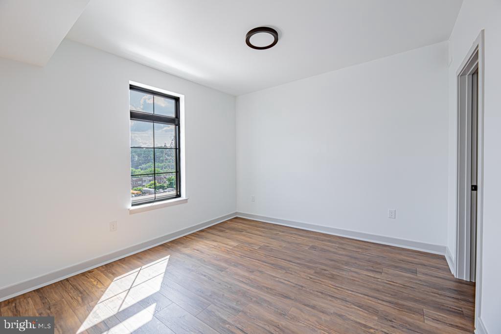 ROXBOROUGH - Residential Lease