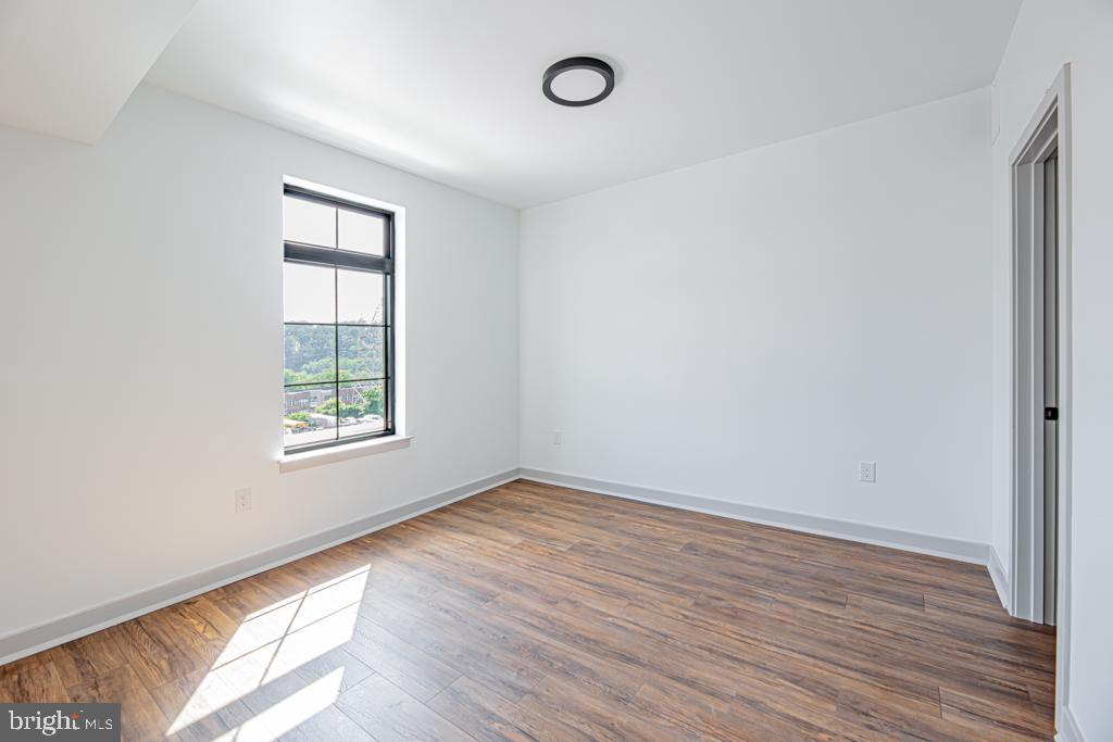 ROXBOROUGH - Residential Lease