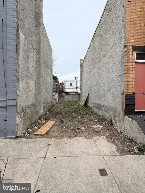 GRAYS FERRY - Land